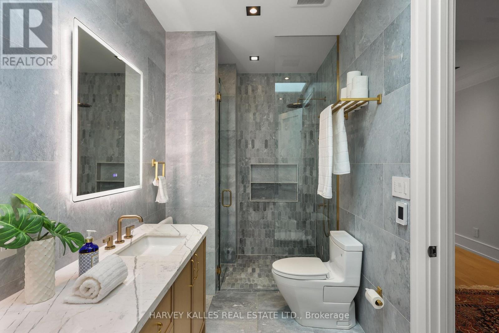 90 Roe Avenue, Toronto, Ontario M5M 2H7 - Photo 30 - C13762322