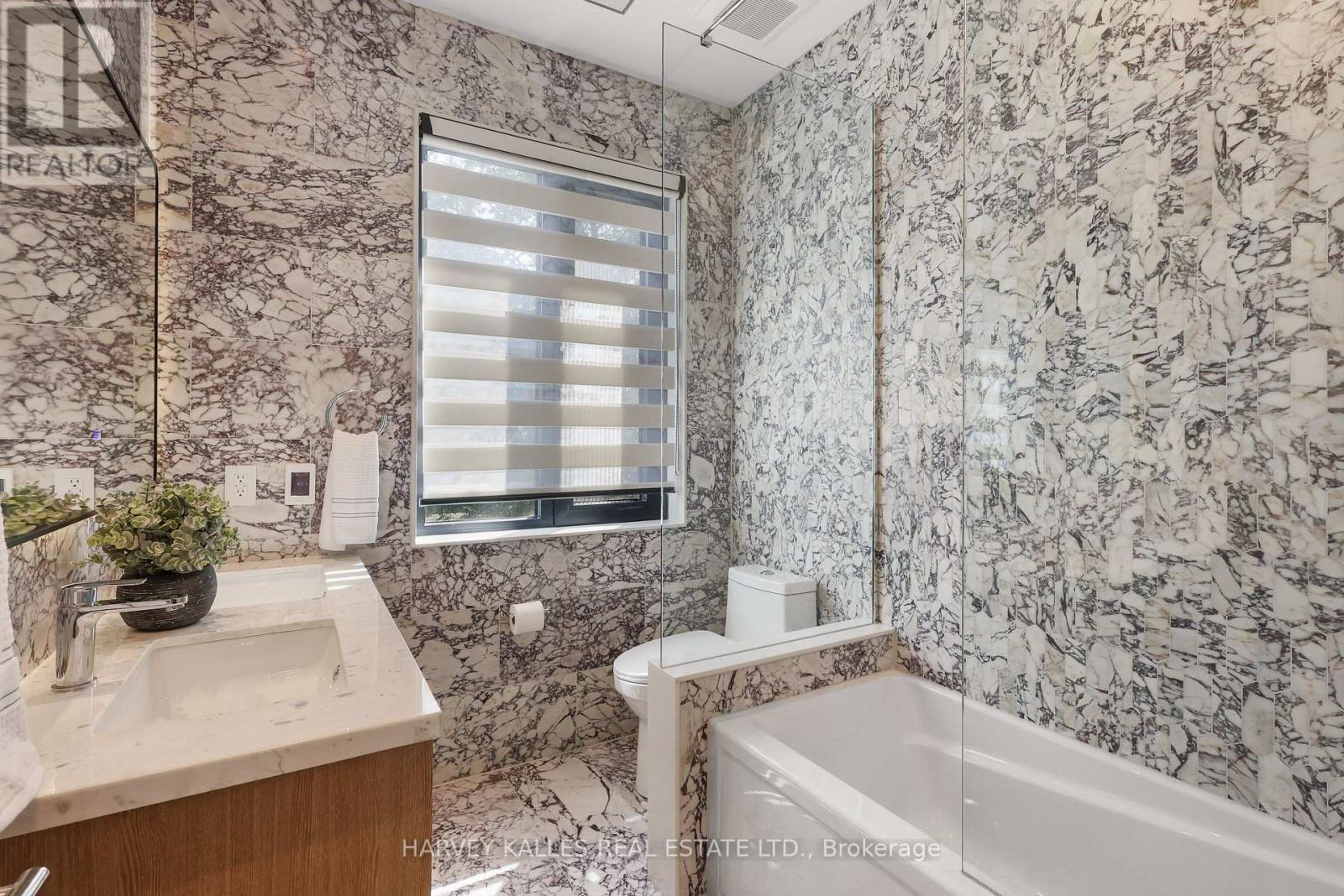 90 Roe Avenue, Toronto, Ontario M5M 2H7 - Photo 39 - C13762322