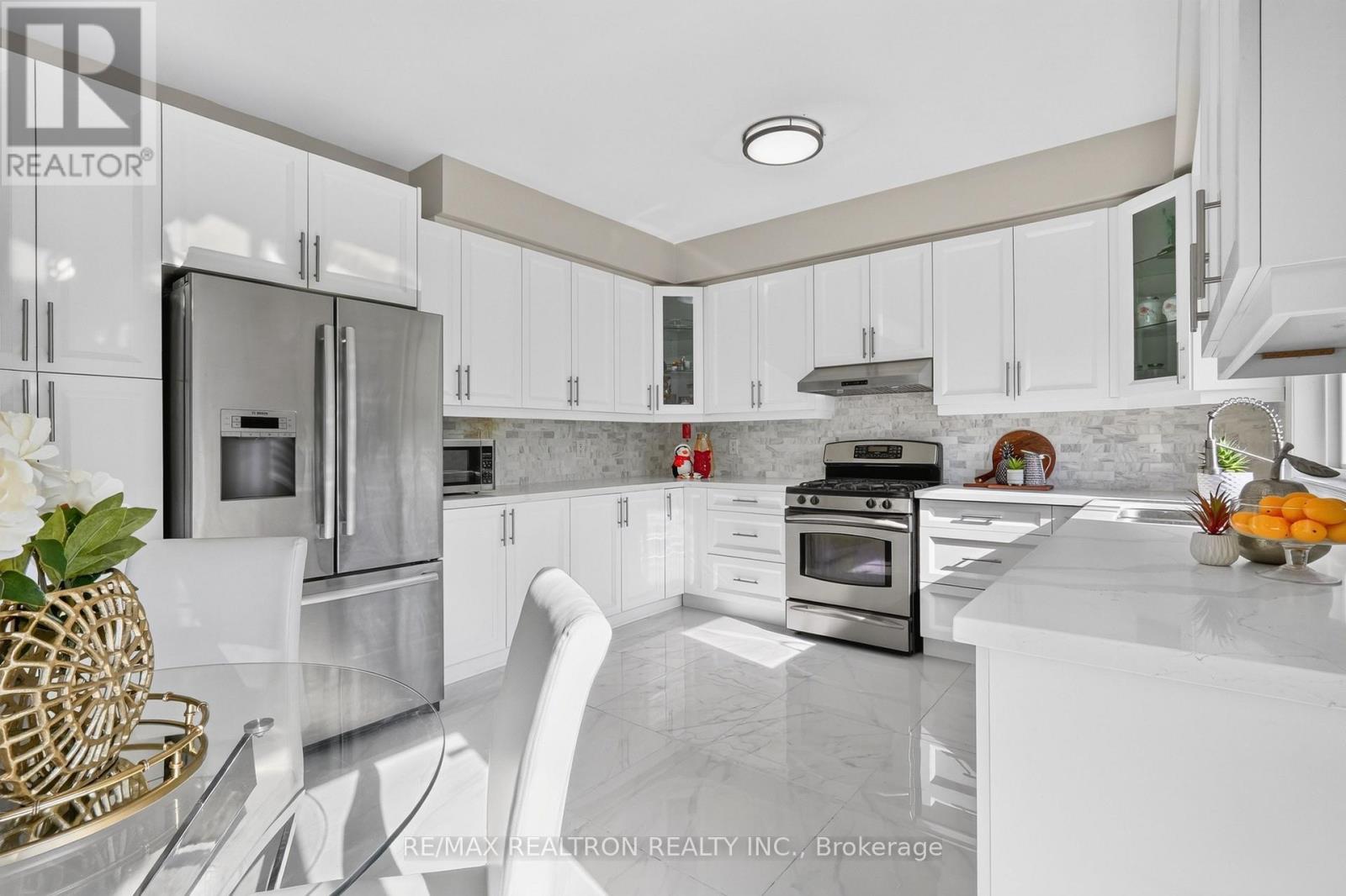 18 Carter-Bennett Drive, Ajax, Ontario L1T 4N5 - Photo 6 - E13762542