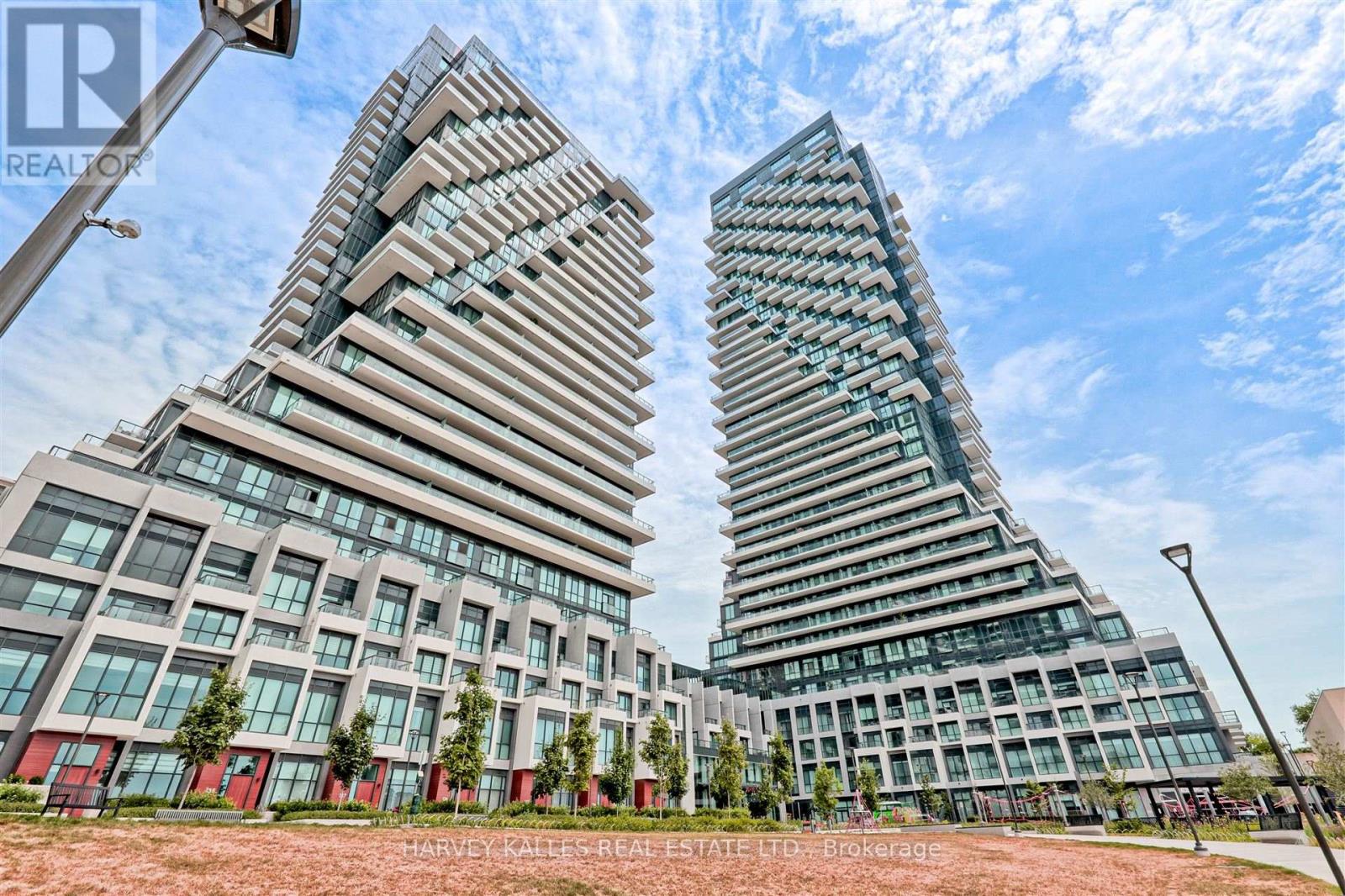 4209 - 30 Inn On The Park Drive, Toronto, Ontario M3C 0P8 - Photo 2 - C13763114
