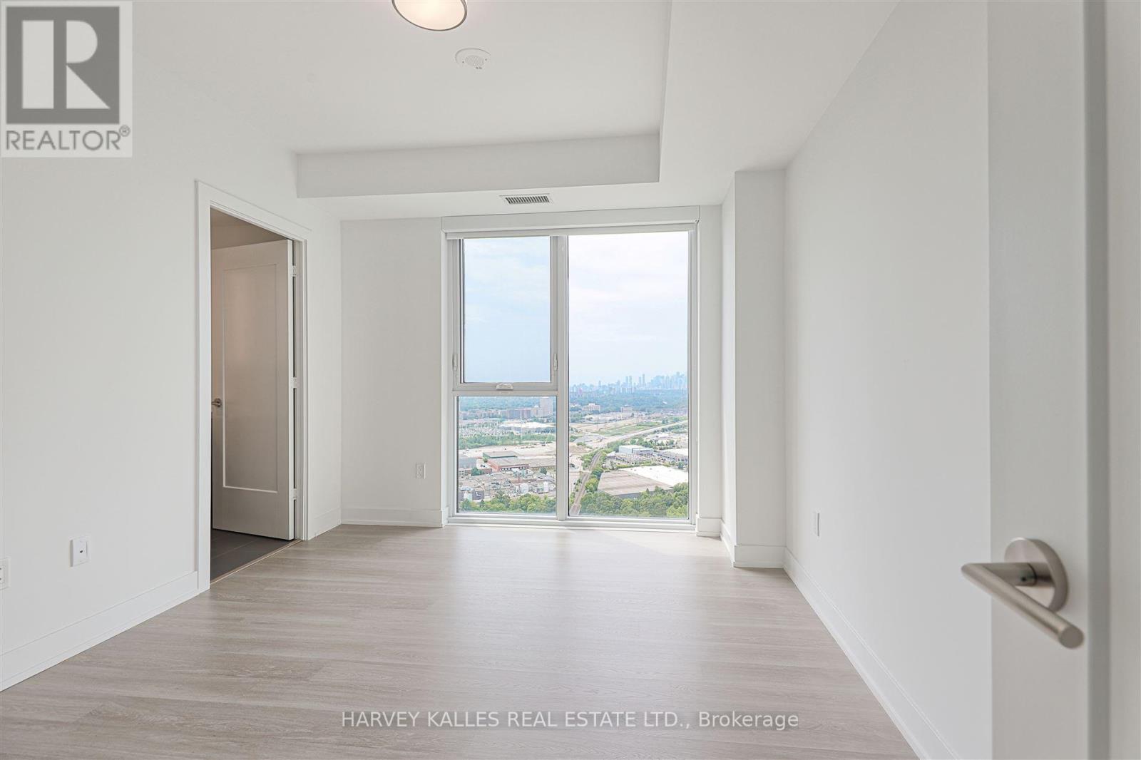 4209 - 30 Inn On The Park Drive, Toronto, Ontario M3C 0P8 - Photo 29 - C13763114