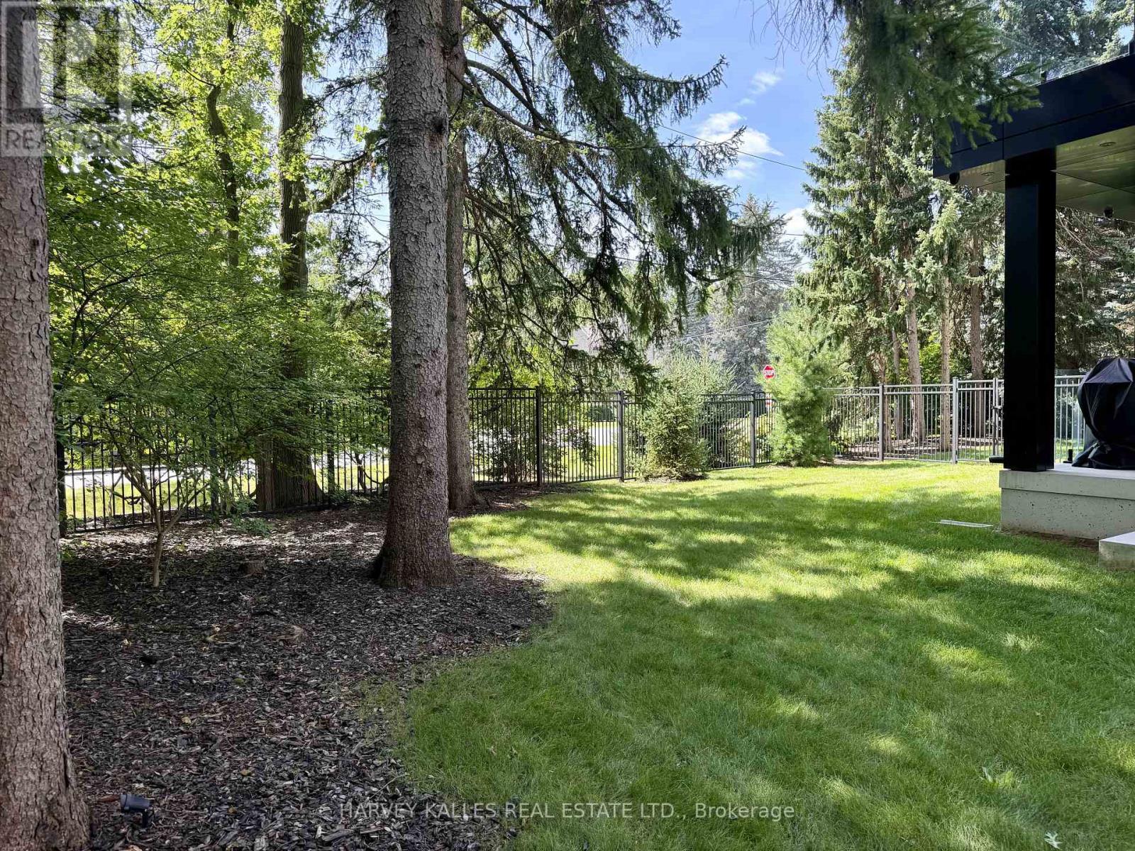 1654 Birchwood Drive, Mississauga, Ontario L5J 1T6 - Photo 7 - W13763182