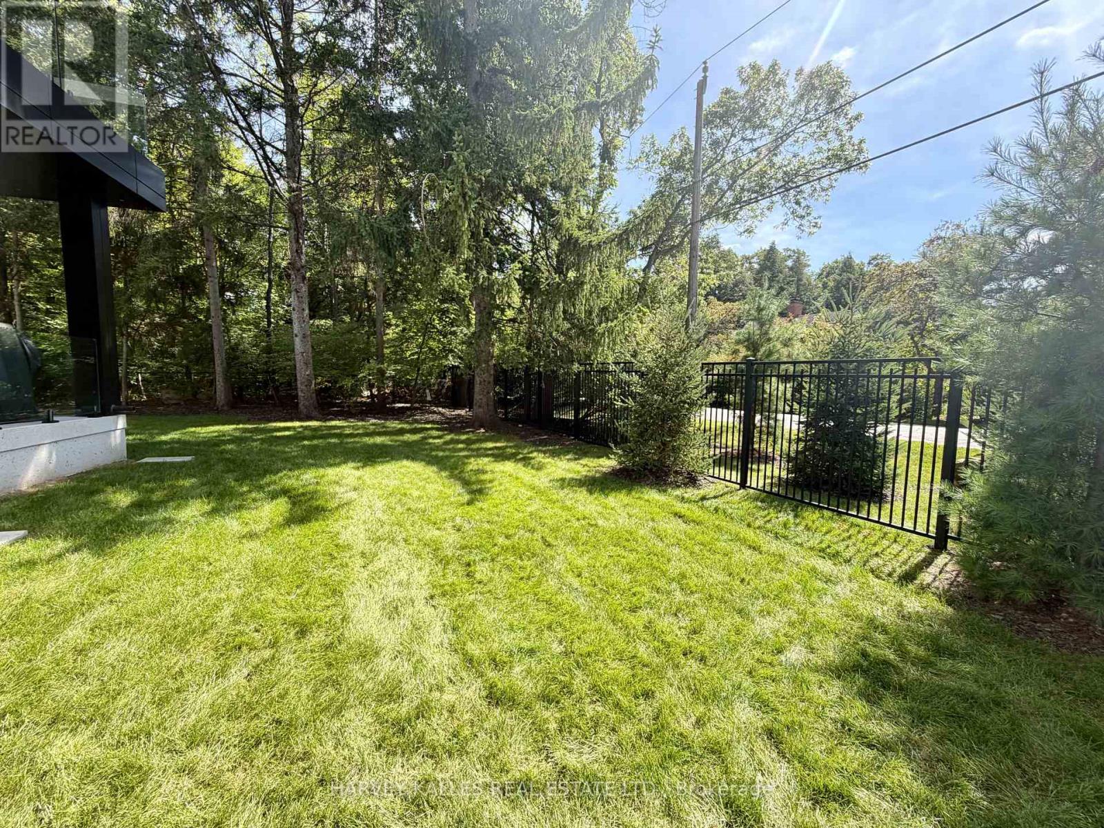 1654 Birchwood Drive, Mississauga, Ontario L5J 1T6 - Photo 8 - W13763182