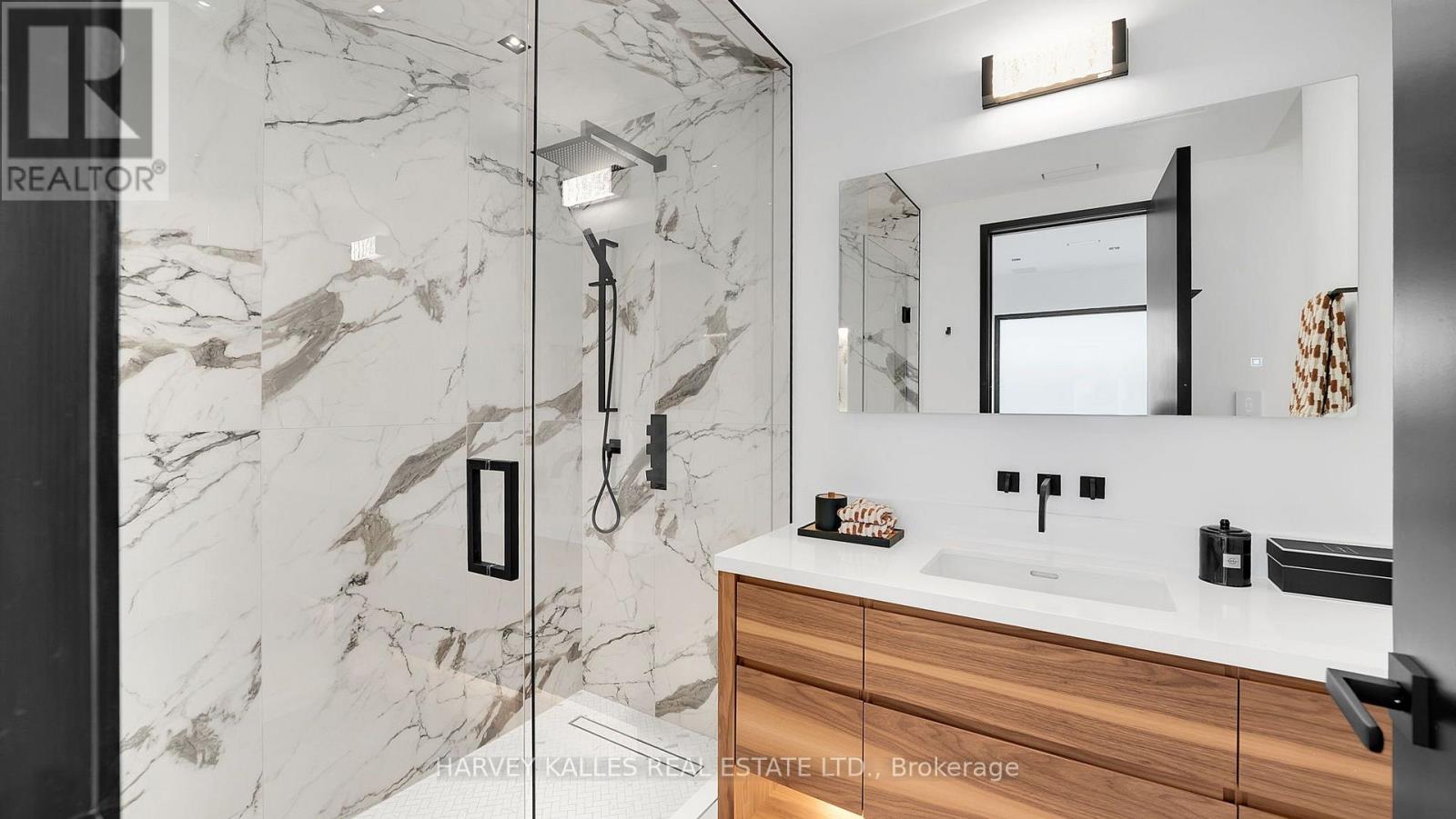 4 Douglas Crescent, Toronto, Ontario  M4W 2E7 - Photo 20 - C13766576