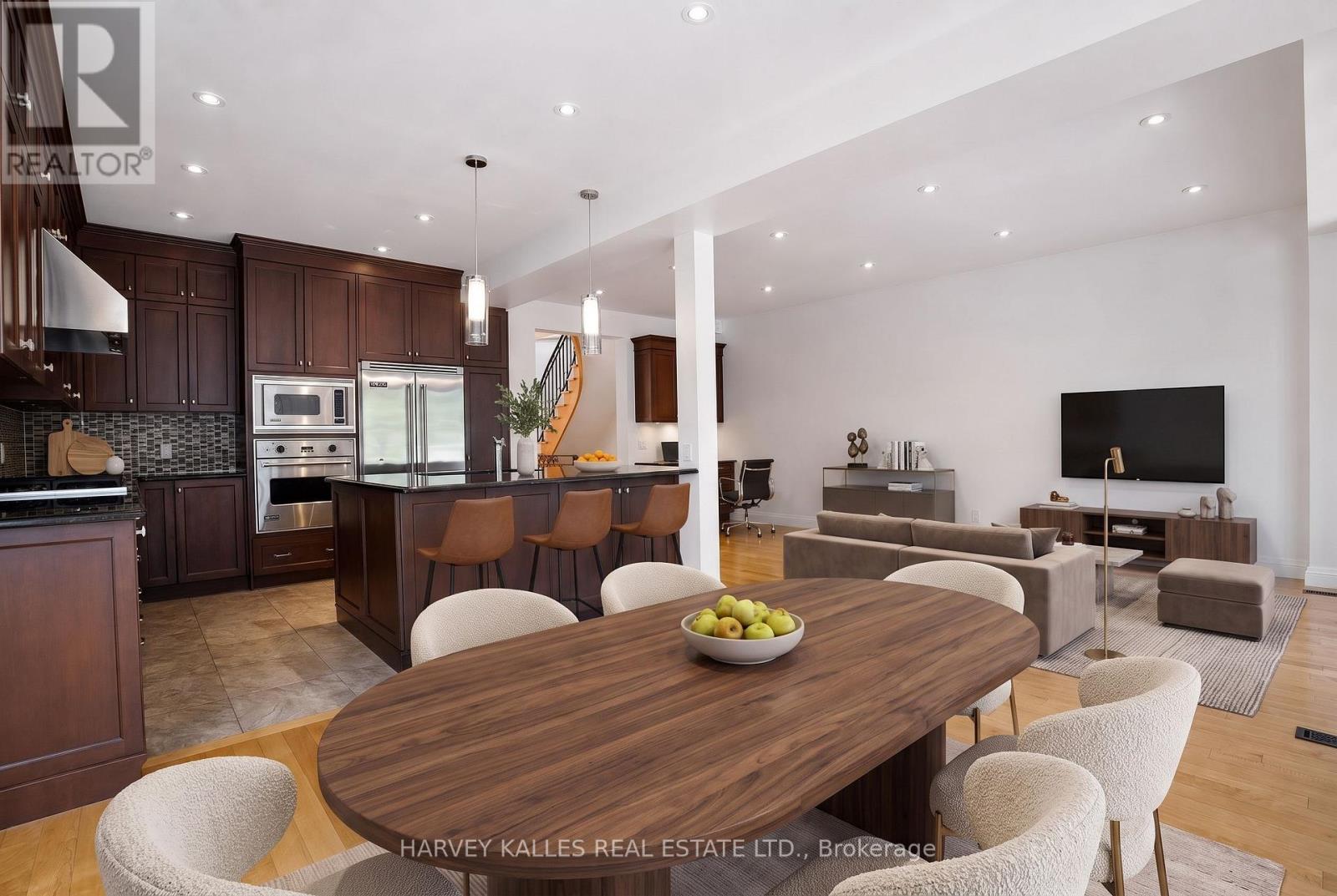 176 Joicey Boulevard, Toronto, Ontario  M5M 2V2 - Photo 13 - C13766986