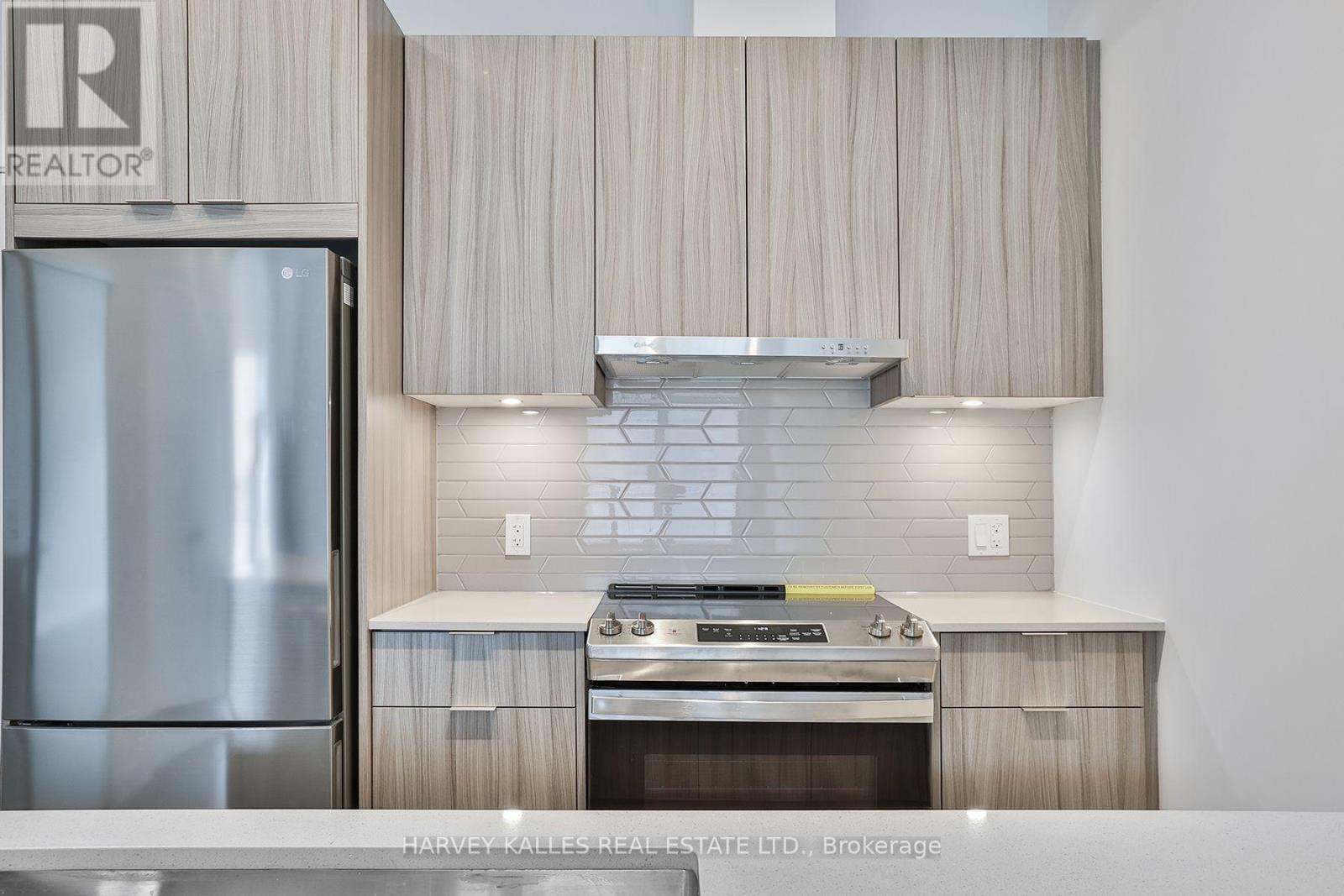 306 - 430 Square One Drive, Mississauga, Ontario  L5B 0L6 - Photo 17 - W13767376