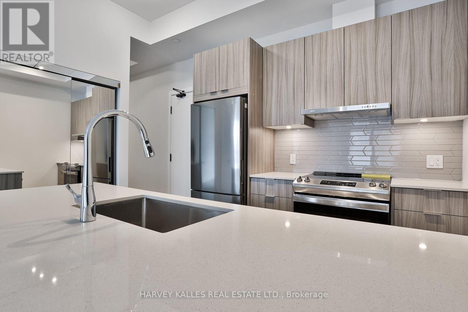 306 - 430 Square One Drive, Mississauga, Ontario  L5B 0L6 - Photo 18 - W13767376