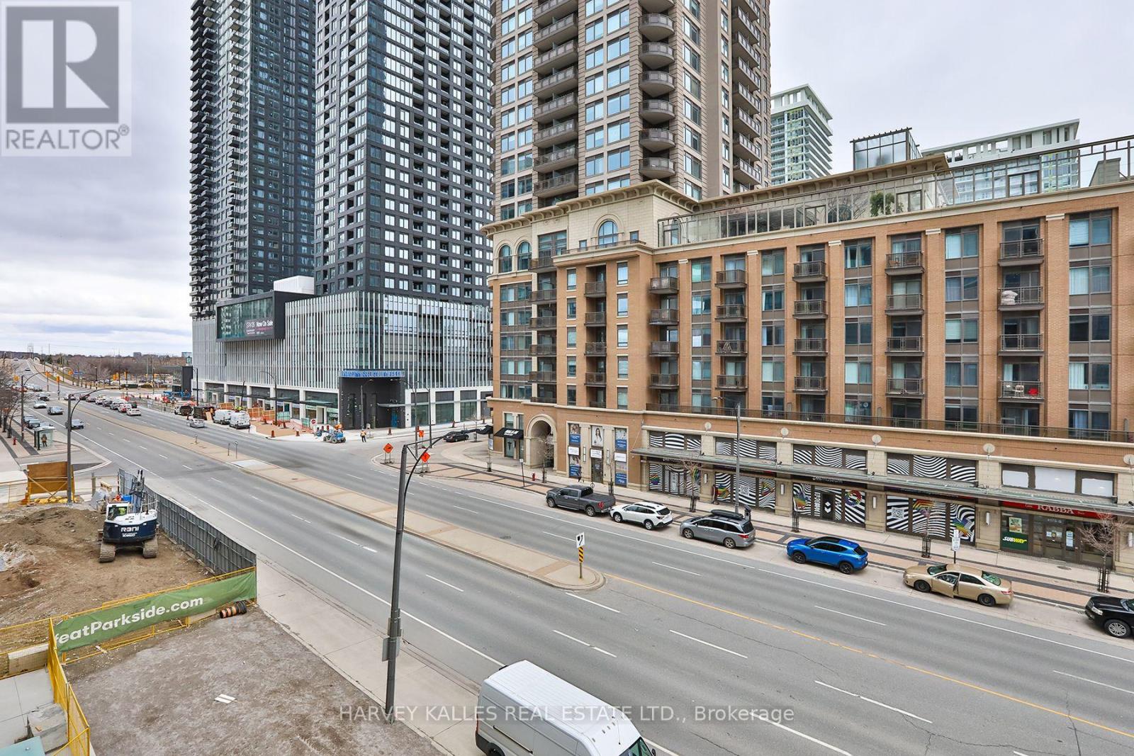 306 - 430 Square One Drive, Mississauga, Ontario  L5B 0L6 - Photo 2 - W13767376