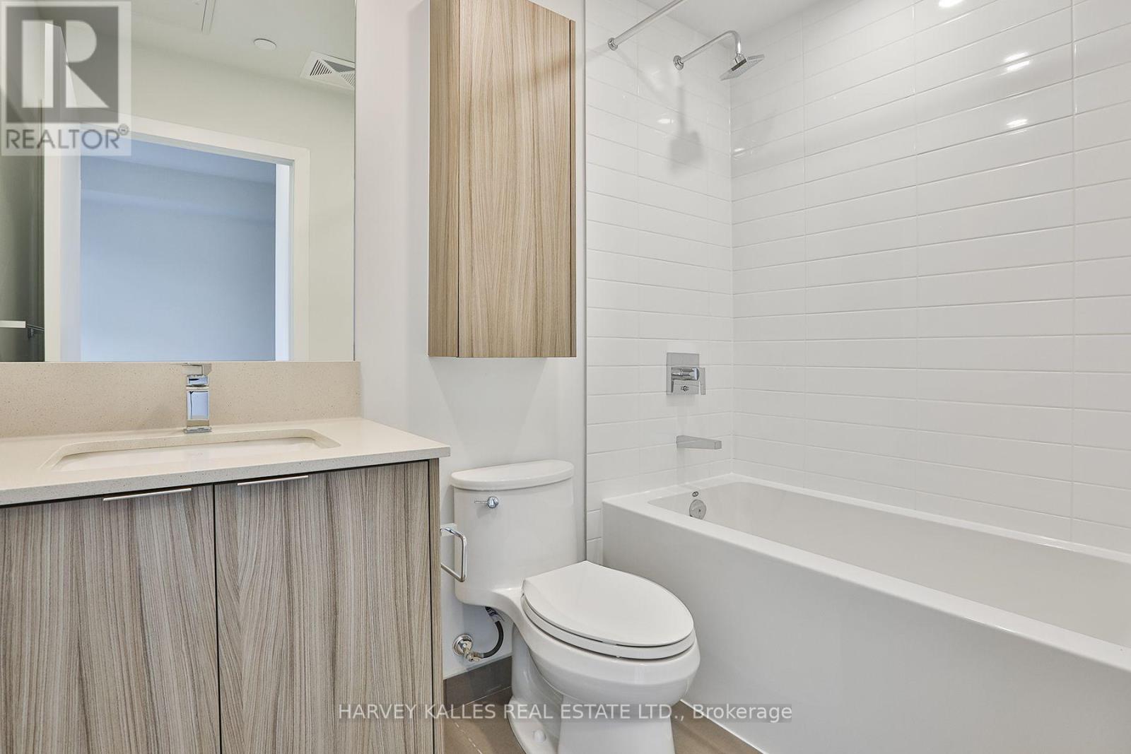 306 - 430 Square One Drive, Mississauga, Ontario  L5B 0L6 - Photo 9 - W13767376