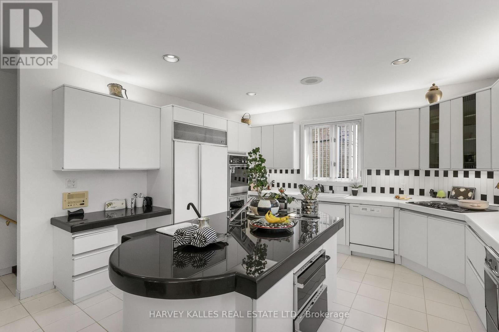 83 Hillmount Avenue, Toronto, Ontario M6B 1X5 - Photo 20 - C13769296