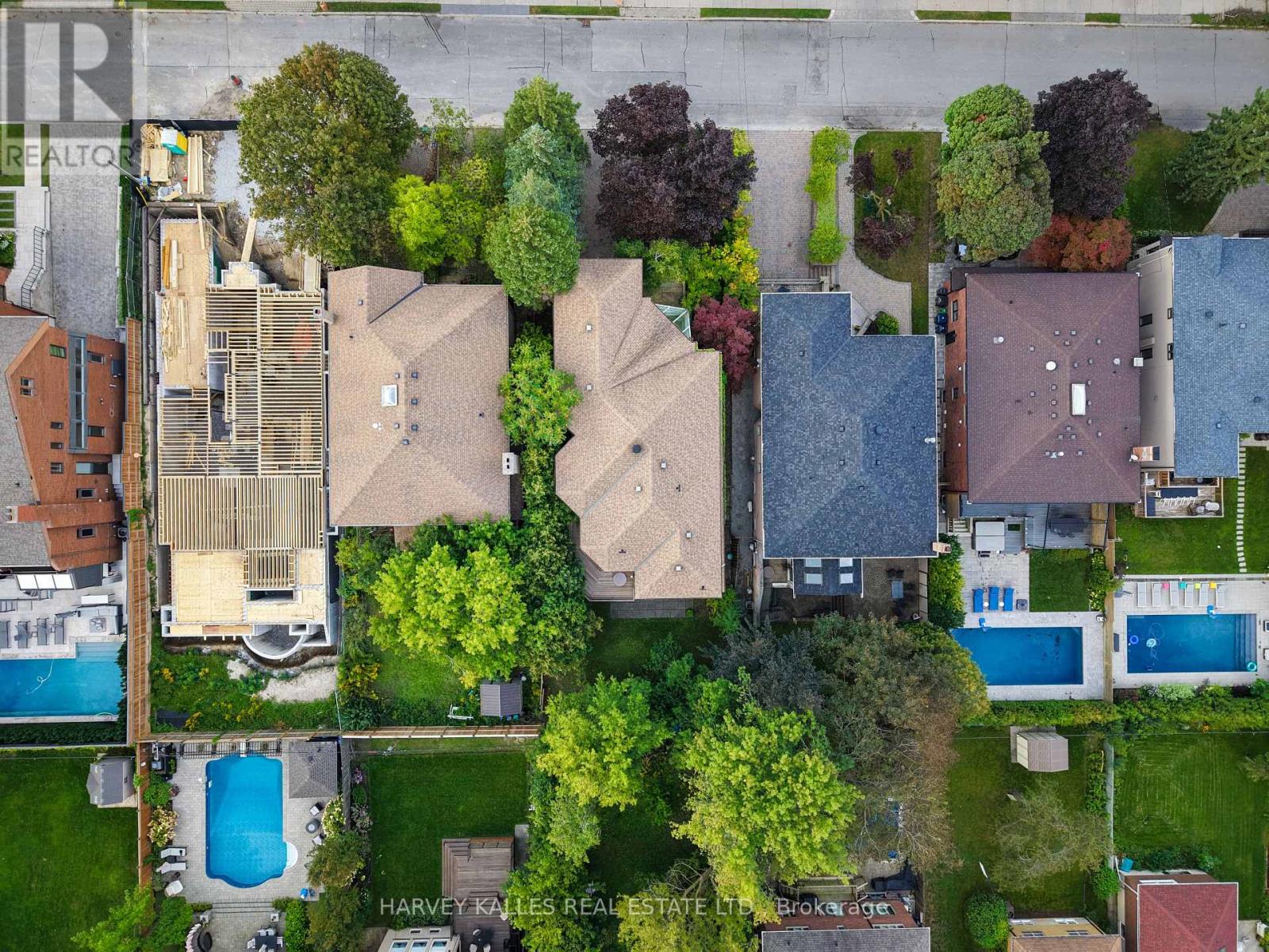 83 Hillmount Avenue, Toronto, Ontario M6B 1X5 - Photo 3 - C13769296