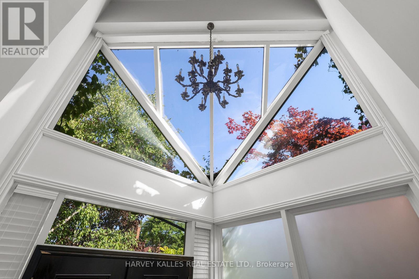 83 Hillmount Avenue, Toronto, Ontario M6B 1X5 - Photo 6 - C13769296