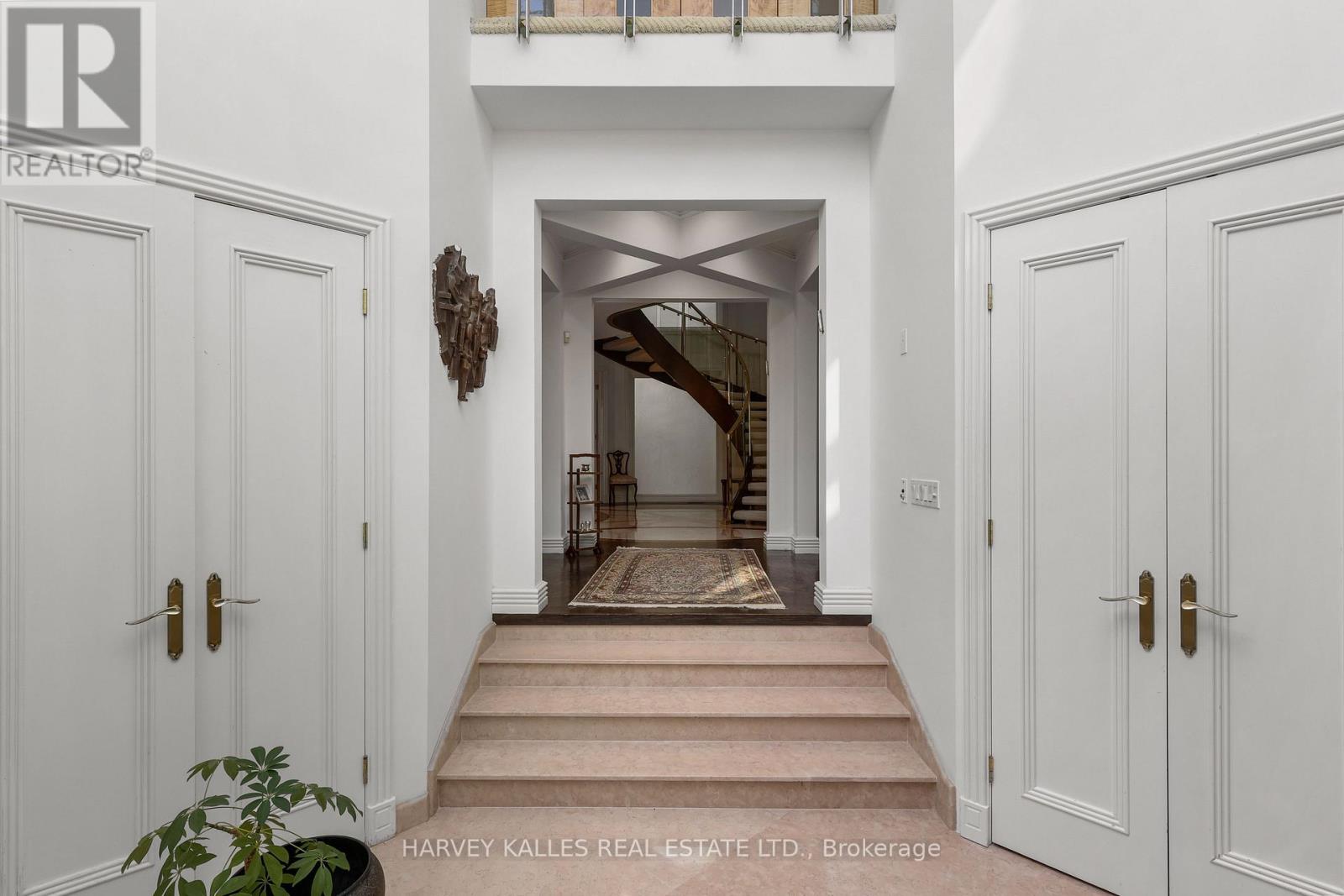 83 Hillmount Avenue, Toronto, Ontario M6B 1X5 - Photo 7 - C13769296