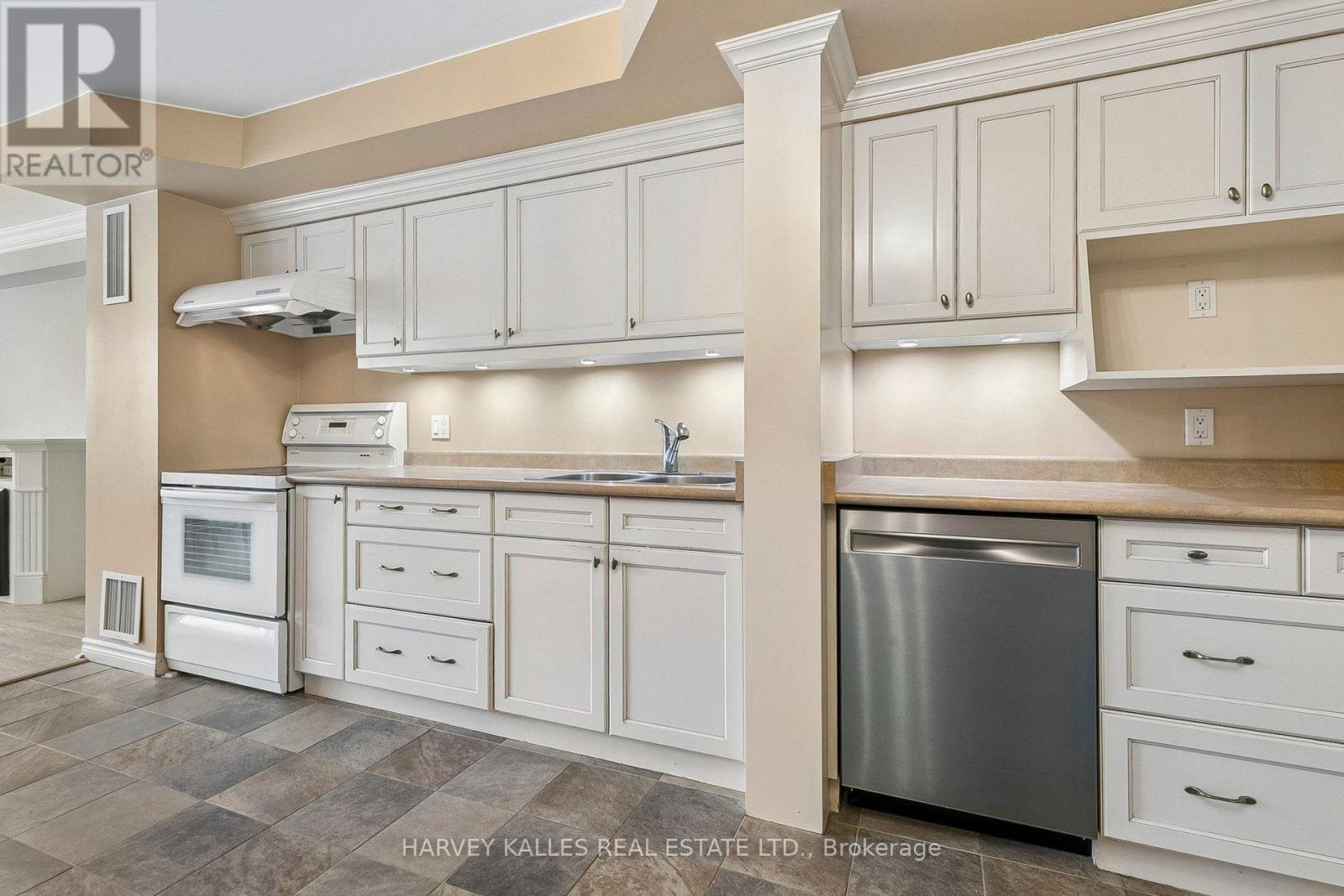 204 - 65 Skymark Drive, Toronto, Ontario M2H 3N9 - Photo 12 - C13769540