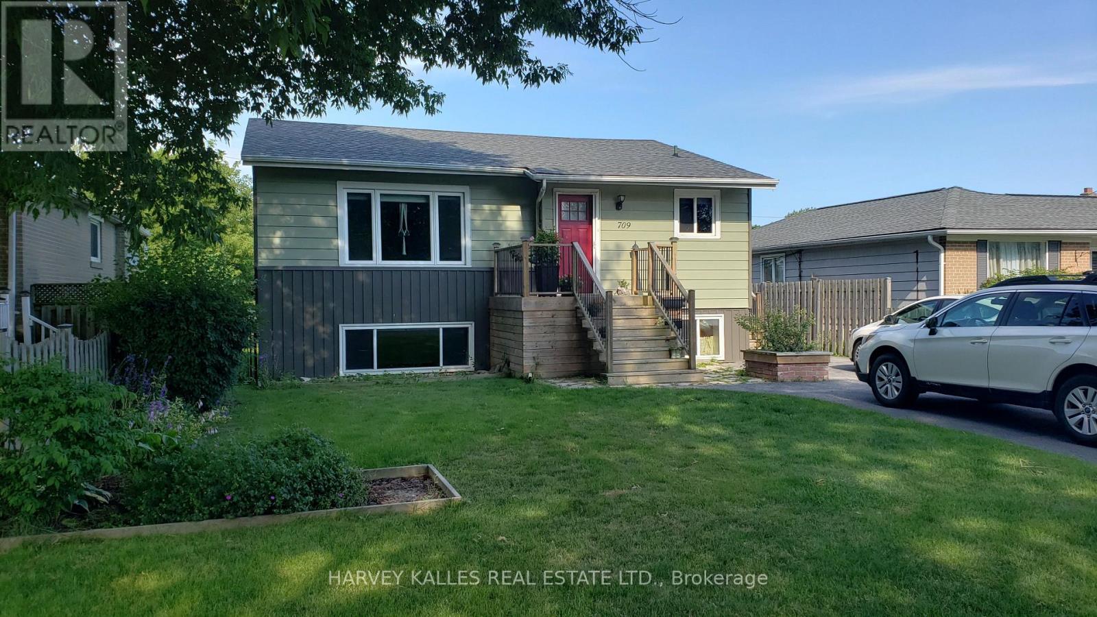 MAIN - 709 ANNLAND STREET, Pickering, Ontario