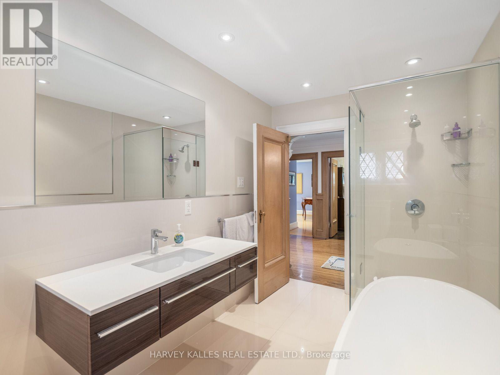 14 Dewbourne Avenue, Toronto, Ontario M5P 1Z4 - Photo 24 - C13771738