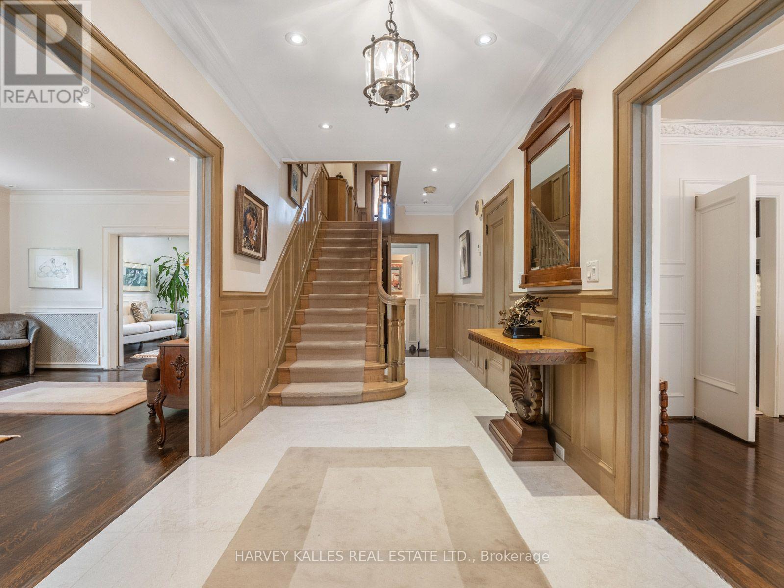 14 Dewbourne Avenue, Toronto, Ontario M5P 1Z4 - Photo 4 - C13771738