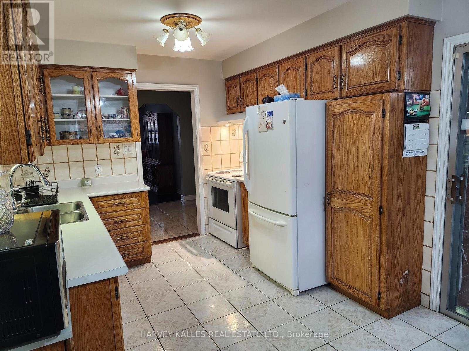 2379 Hensall Street, Mississauga, Ontario L5A 2T1 - Photo 12 - W13774704
