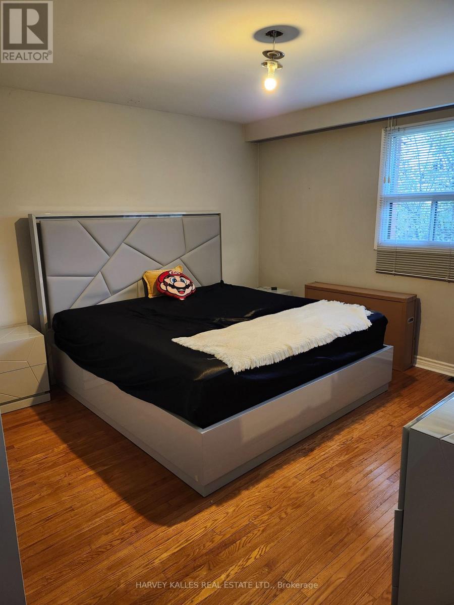 2379 Hensall Street, Mississauga, Ontario L5A 2T1 - Photo 20 - W13774704