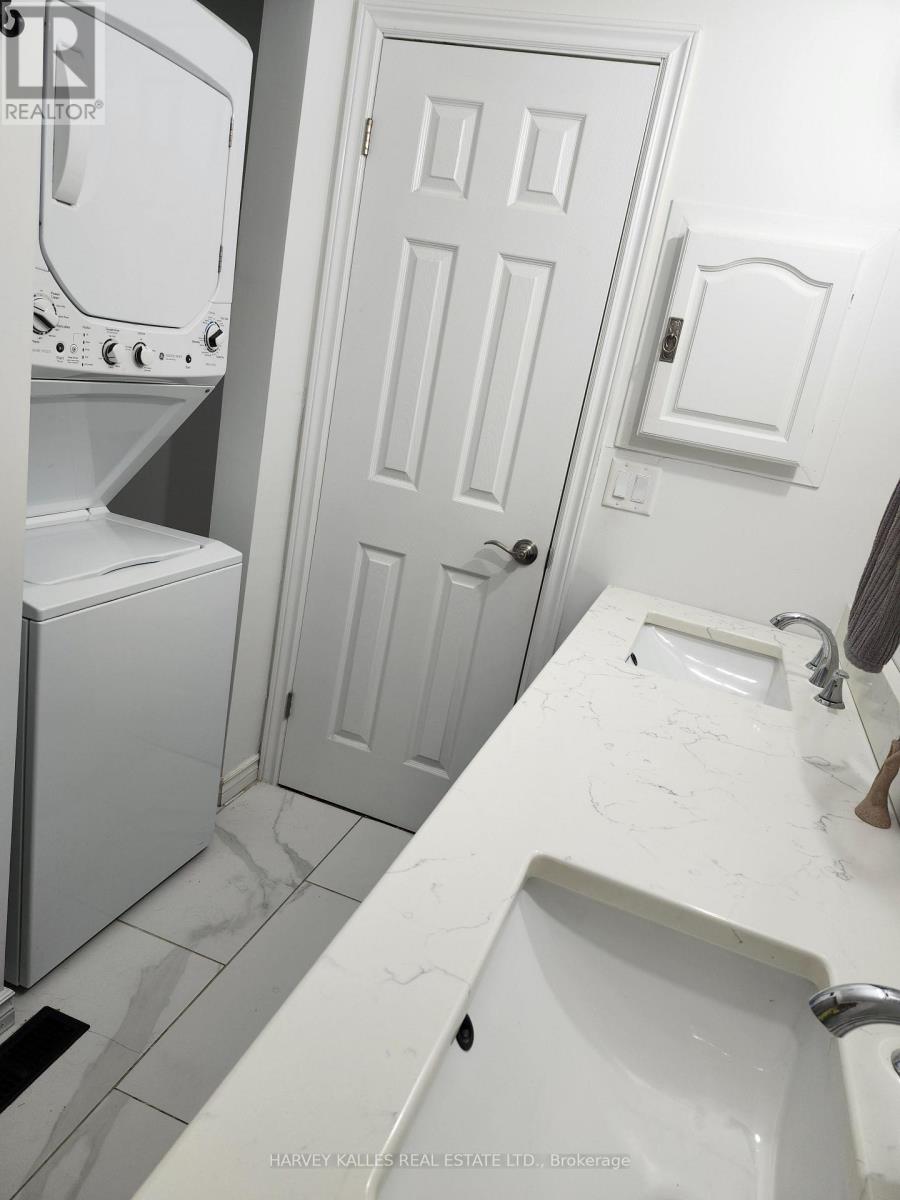 2379 Hensall Street, Mississauga, Ontario L5A 2T1 - Photo 25 - W13774704