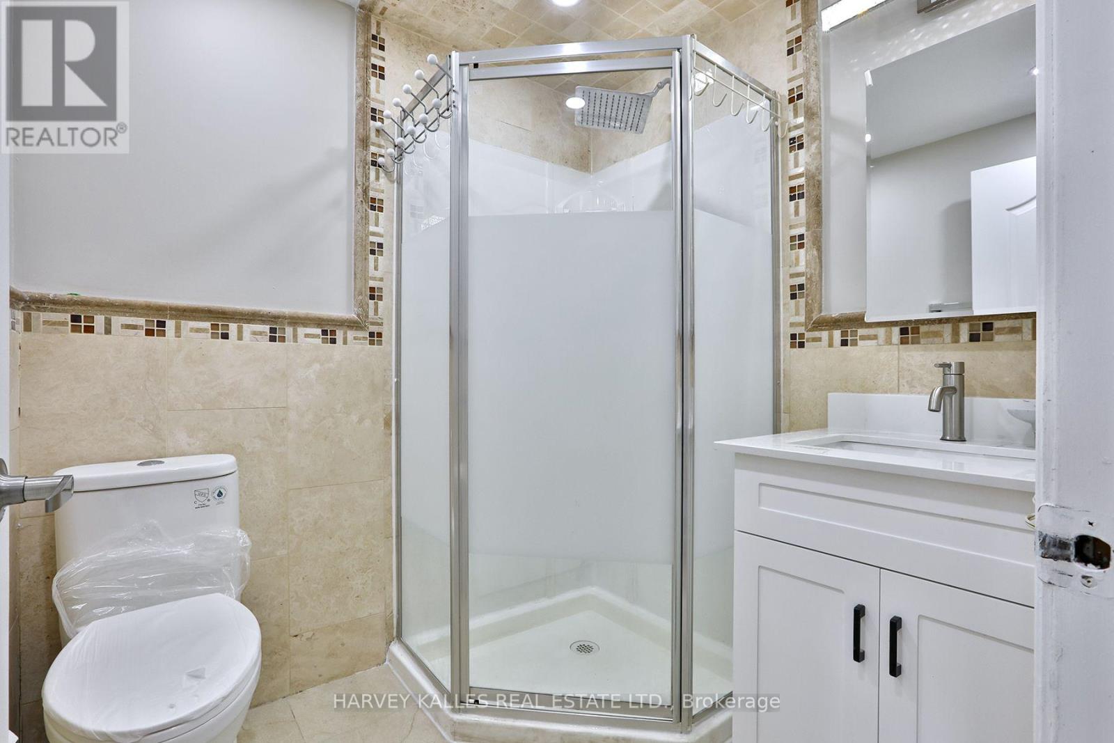 1239 Jane Street, Toronto, Ontario M6M 4X9 - Photo 11 - W13775724