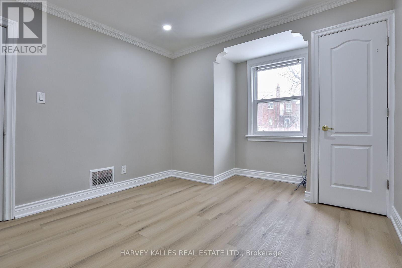 1239 Jane Street, Toronto, Ontario M6M 4X9 - Photo 13 - W13775724