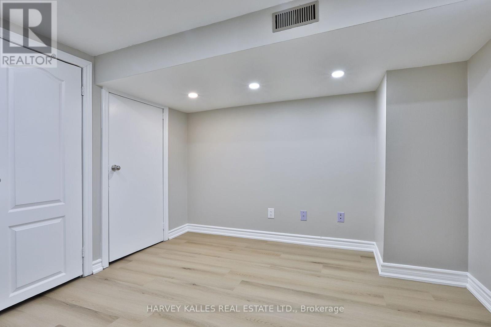 1239 Jane Street, Toronto, Ontario M6M 4X9 - Photo 18 - W13775724