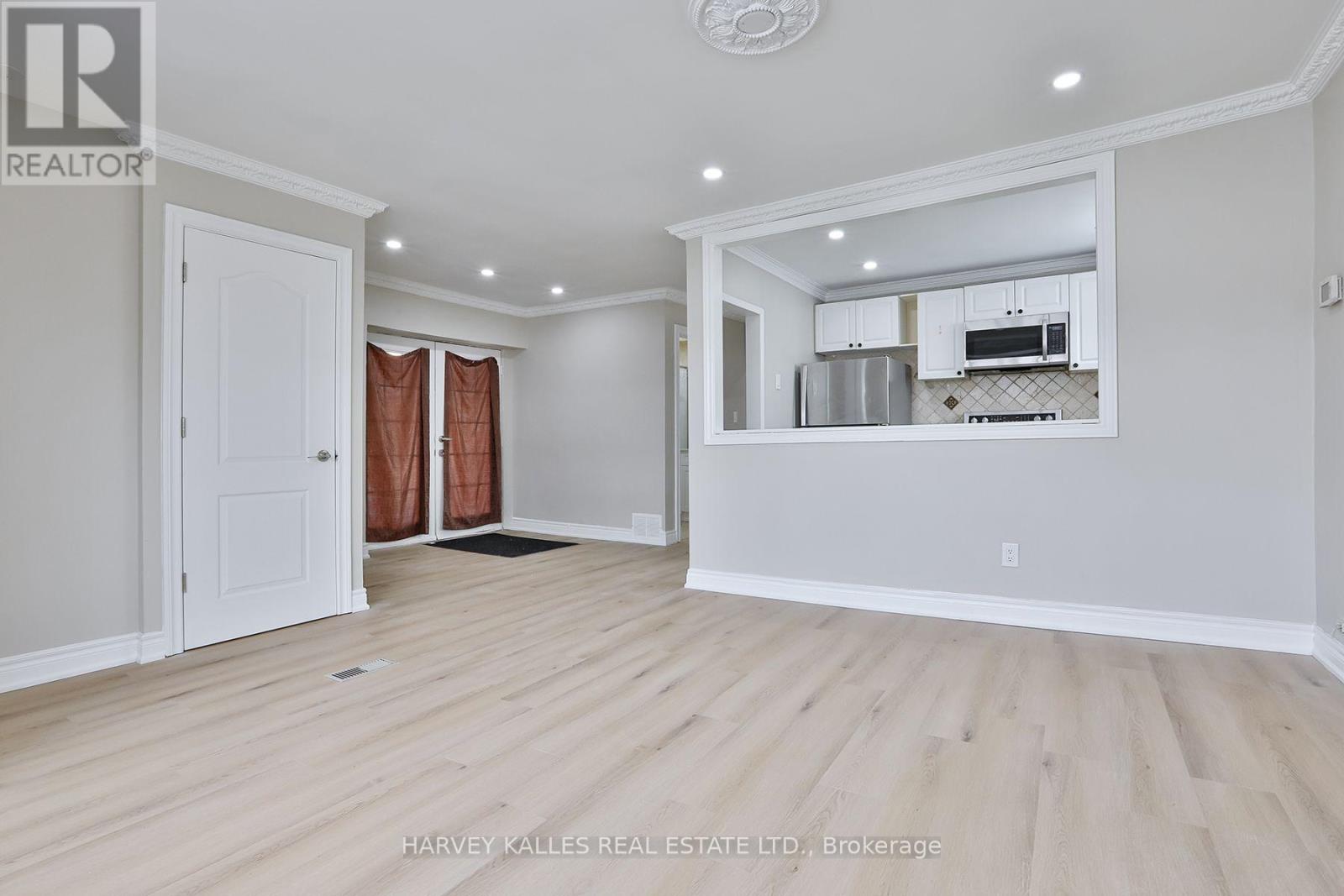 1239 Jane Street, Toronto, Ontario M6M 4X9 - Photo 5 - W13775724