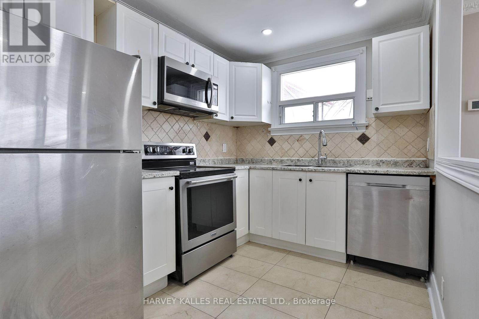 1239 Jane Street, Toronto, Ontario M6M 4X9 - Photo 8 - W13775724