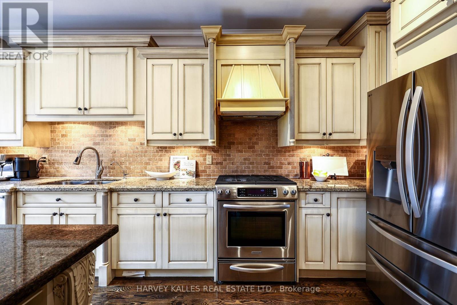 599 Woburn Avenue, Toronto, Ontario M5M 1M2 - Photo 11 - C13779050