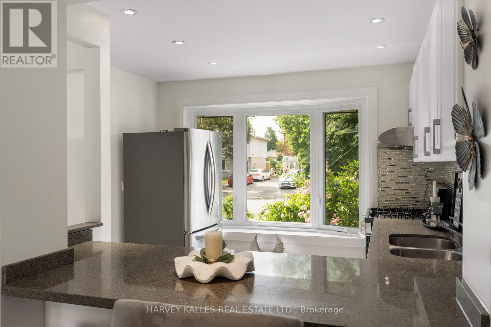 225 Hollyberry Trail, Toronto, Ontario M2H 2P3 - Photo 8 - C13779480