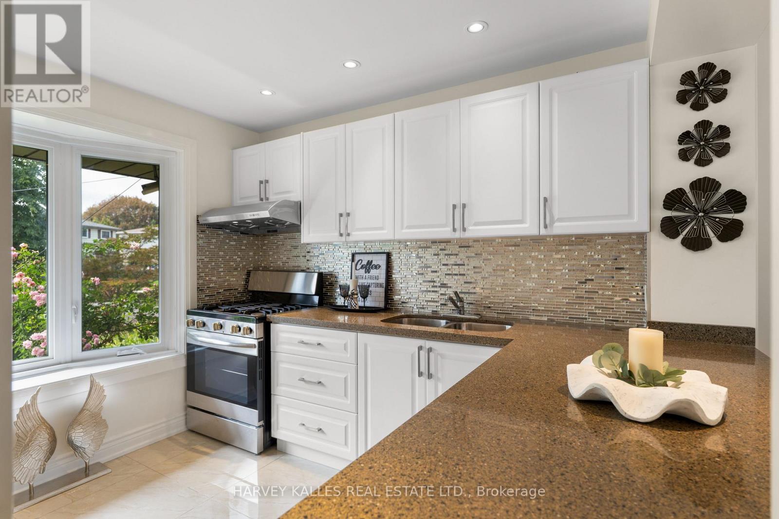 225 Hollyberry Trail, Toronto, Ontario M2H 2P3 - Photo 9 - C13779480