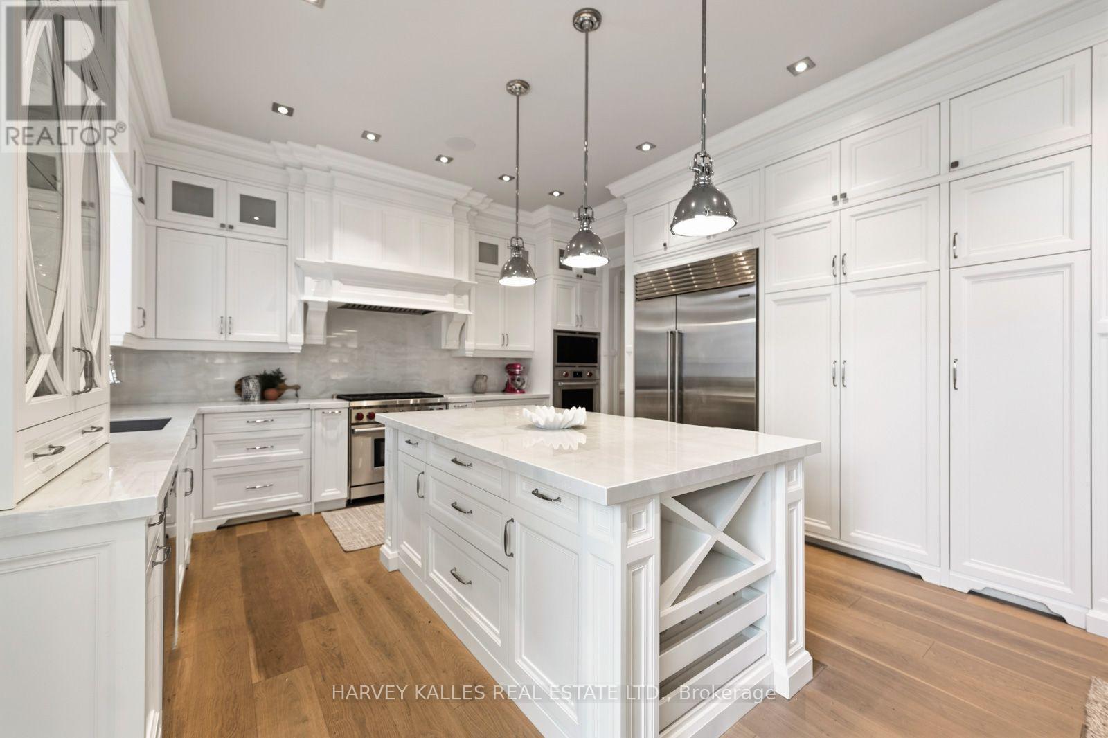 523 Vesta Drive, Toronto, Ontario  M5P 3A9 - Photo 10 - C13779646