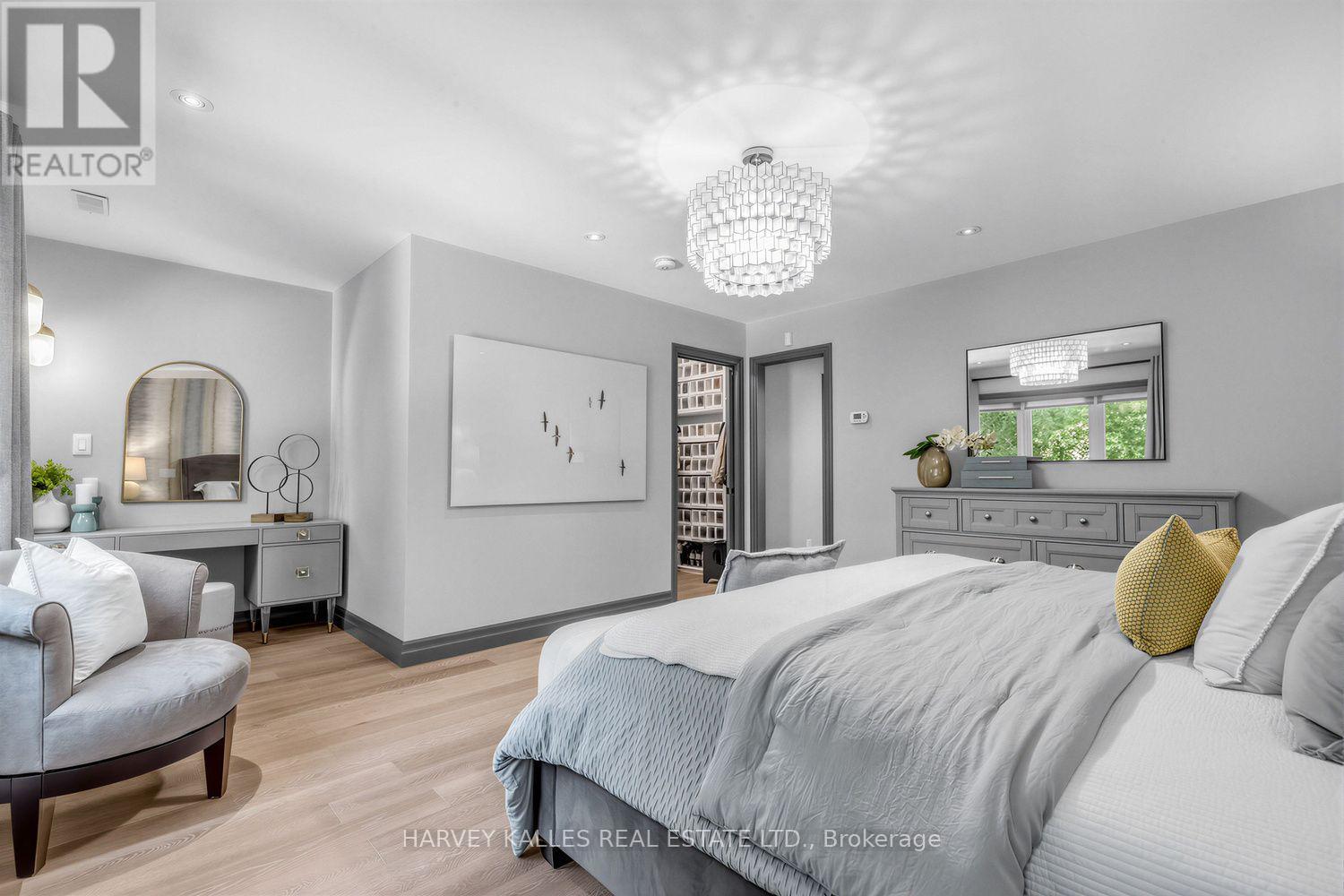 487 Winnett Avenue, Toronto, Ontario M6C 3M6 - Photo 22 - C13780208