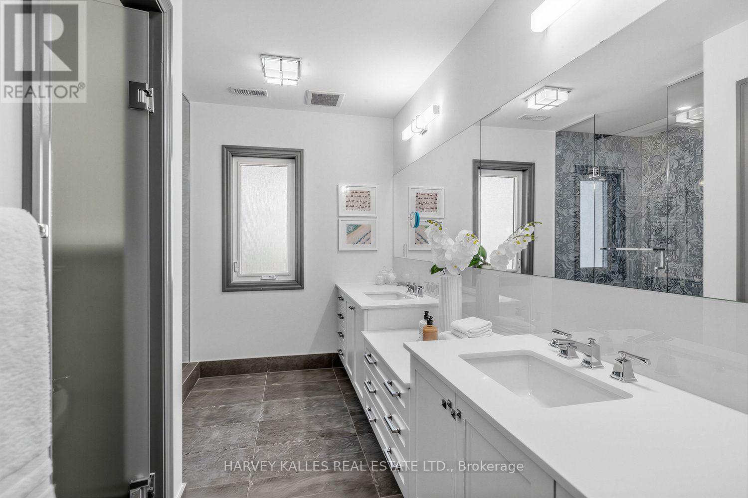 487 Winnett Avenue, Toronto, Ontario M6C 3M6 - Photo 23 - C13780208