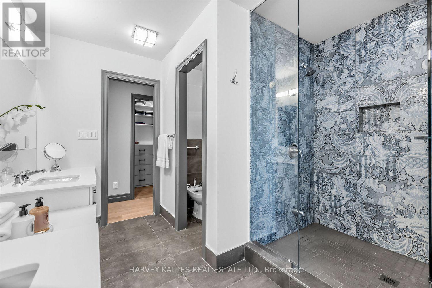 487 Winnett Avenue, Toronto, Ontario M6C 3M6 - Photo 24 - C13780208