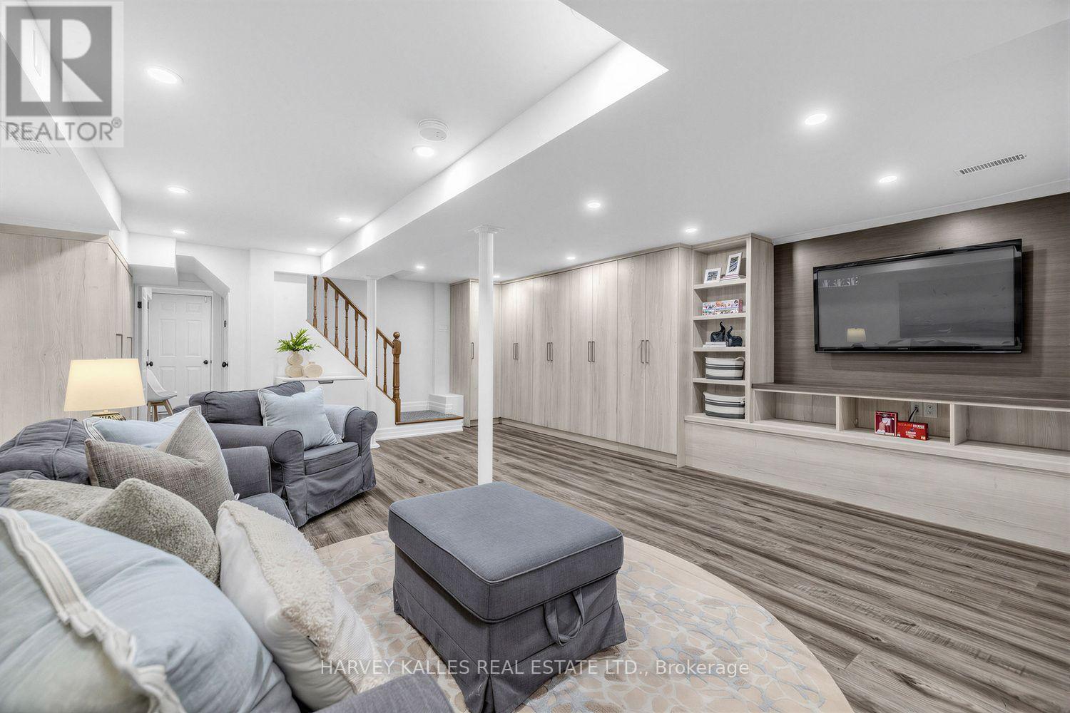 487 Winnett Avenue, Toronto, Ontario M6C 3M6 - Photo 26 - C13780208