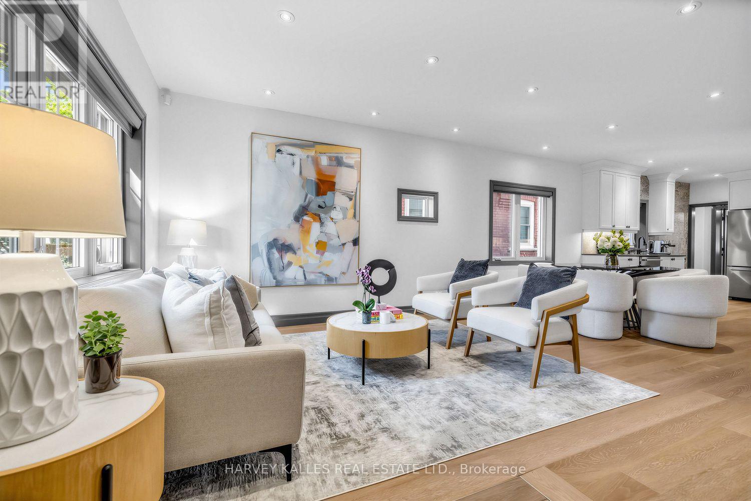 487 Winnett Avenue, Toronto, Ontario M6C 3M6 - Photo 3 - C13780208