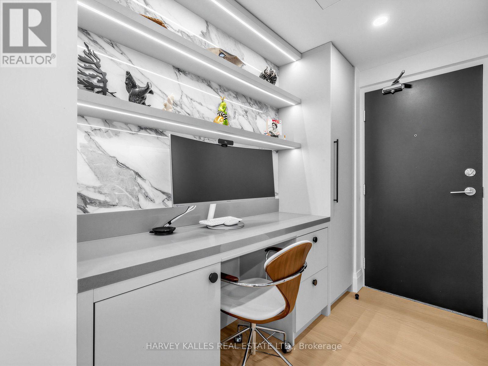 404 - 349 St. Clair Avenue W, Toronto, Ontario M5P 1N3 - Photo 4 - C13781572