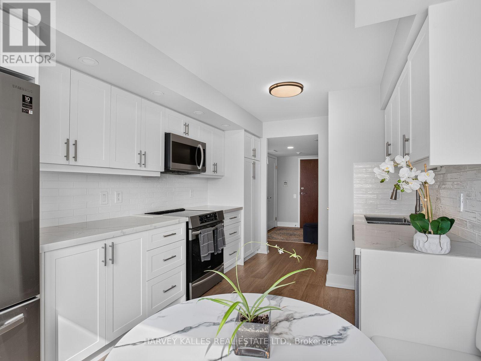 1004 - 8 Covington Road, Toronto, Ontario  M6A 3E5 - Photo 7 - C13782718
