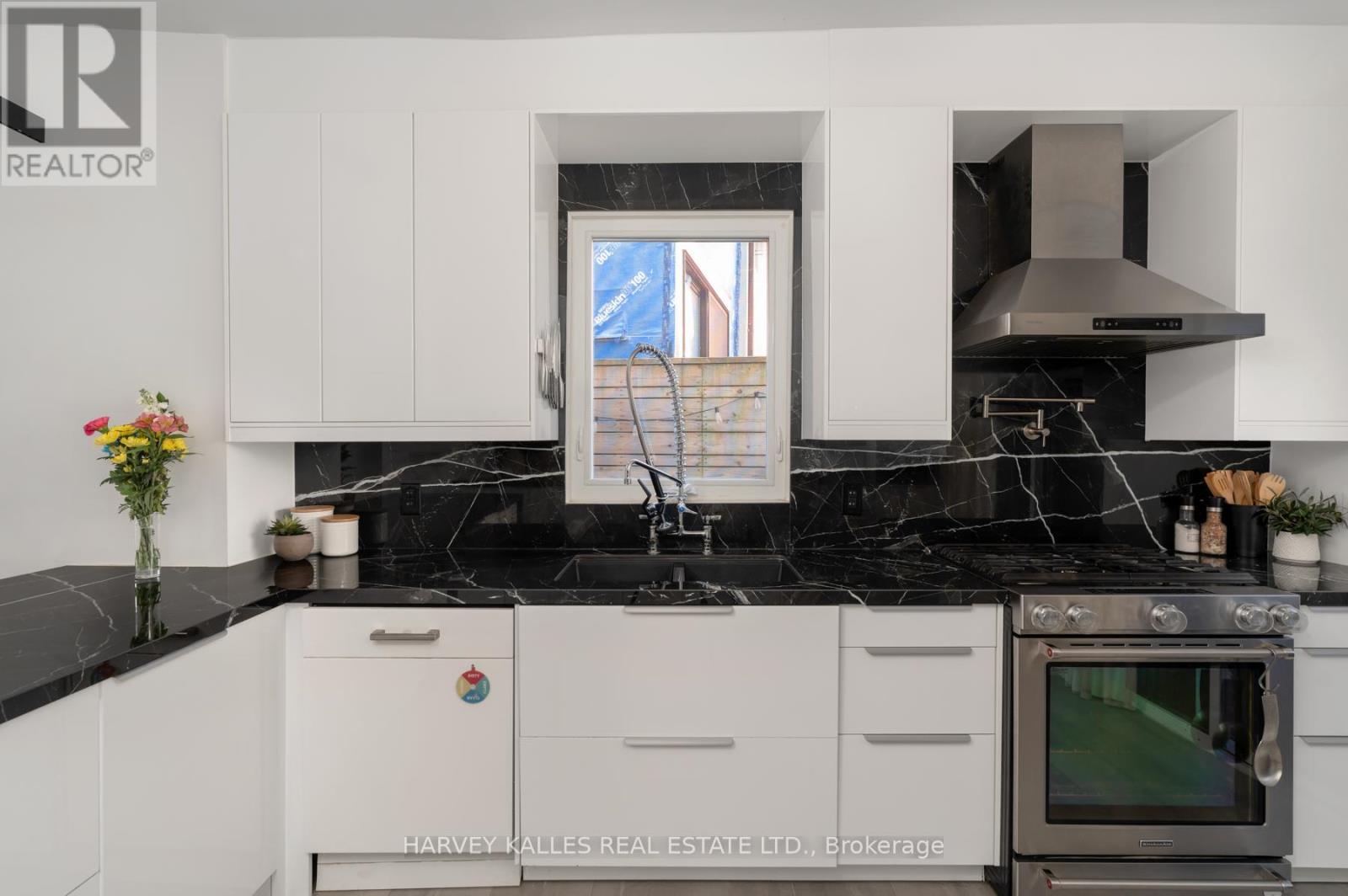 281 Lisgar Street, Toronto, Ontario M6J 3H1 - Photo 11 - C13782826