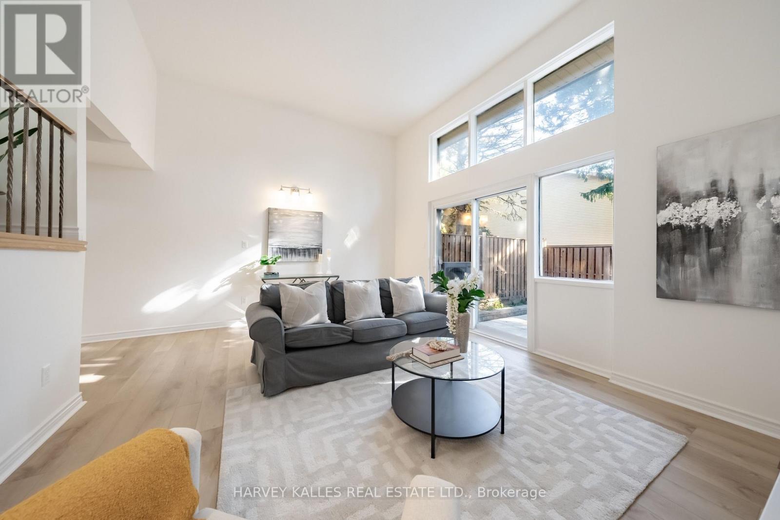102 JENNY WREN WAY, Toronto, Ontario