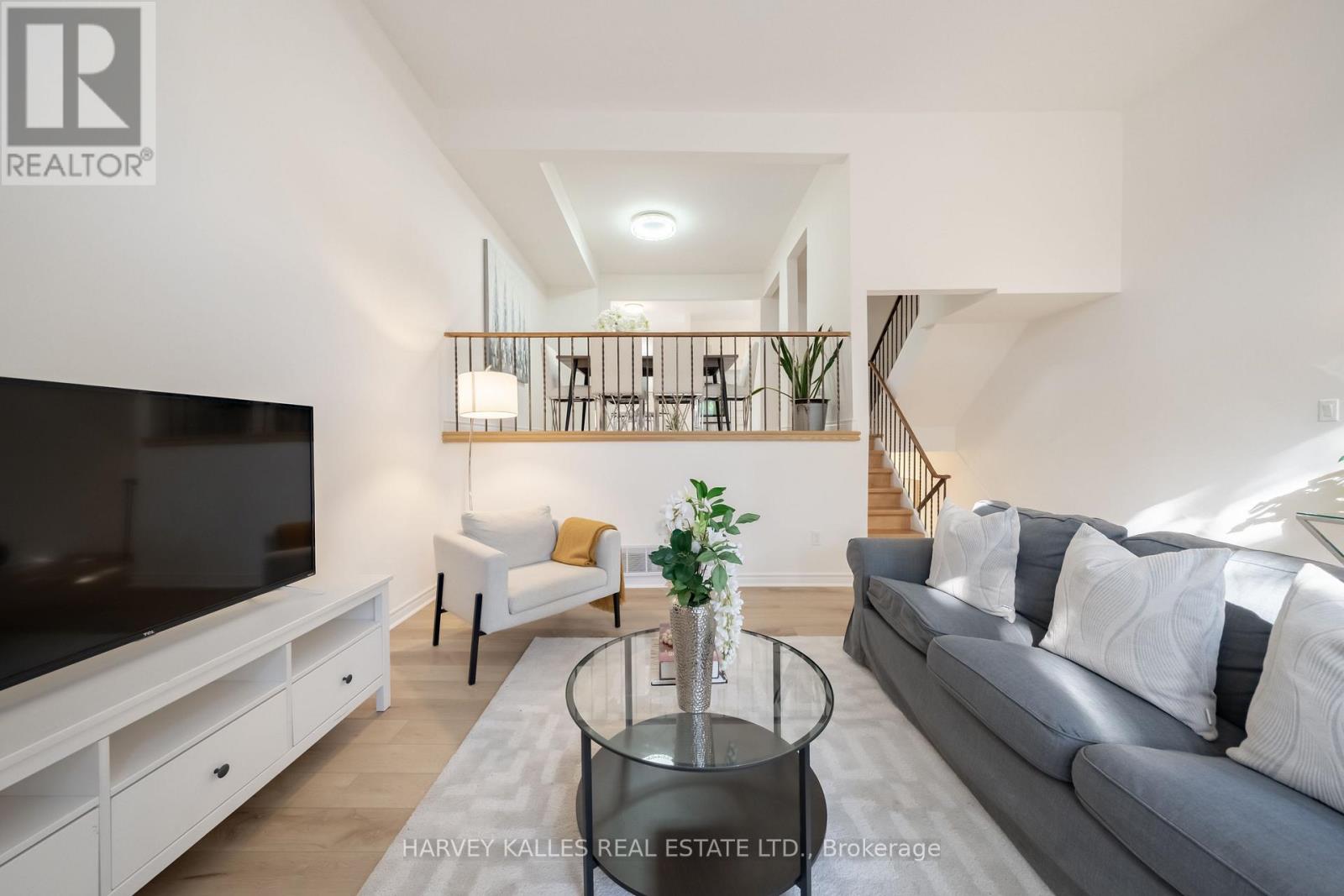 102 Jenny Wren Way, Toronto, Ontario M2H 2Z2 - Photo 4 - C13783674
