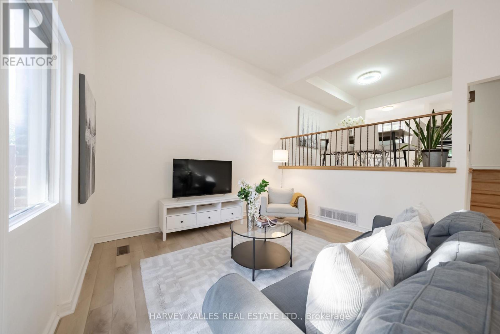 102 Jenny Wren Way, Toronto, Ontario M2H 2Z2 - Photo 6 - C13783674