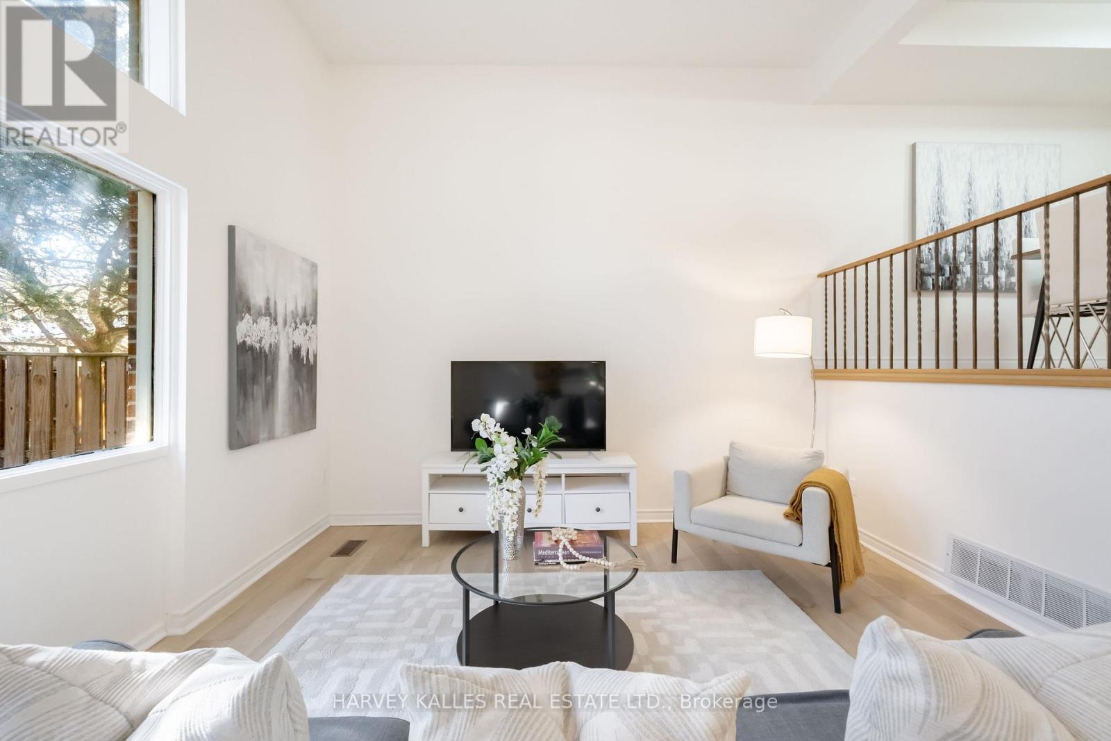 102 Jenny Wren Way, Toronto, Ontario M2H 2Z2 - Photo 7 - C13783674