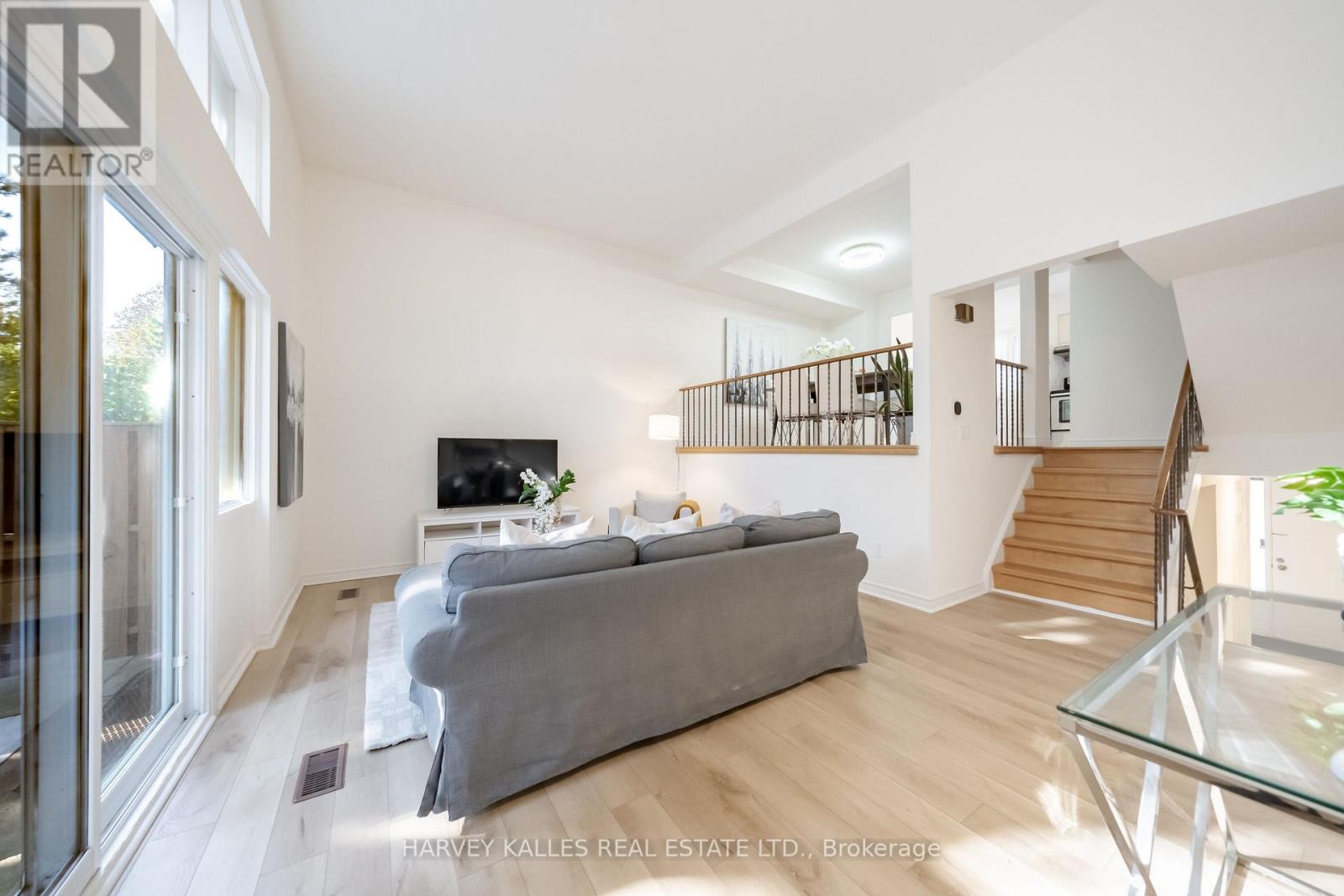 102 Jenny Wren Way, Toronto, Ontario M2H 2Z2 - Photo 8 - C13783674
