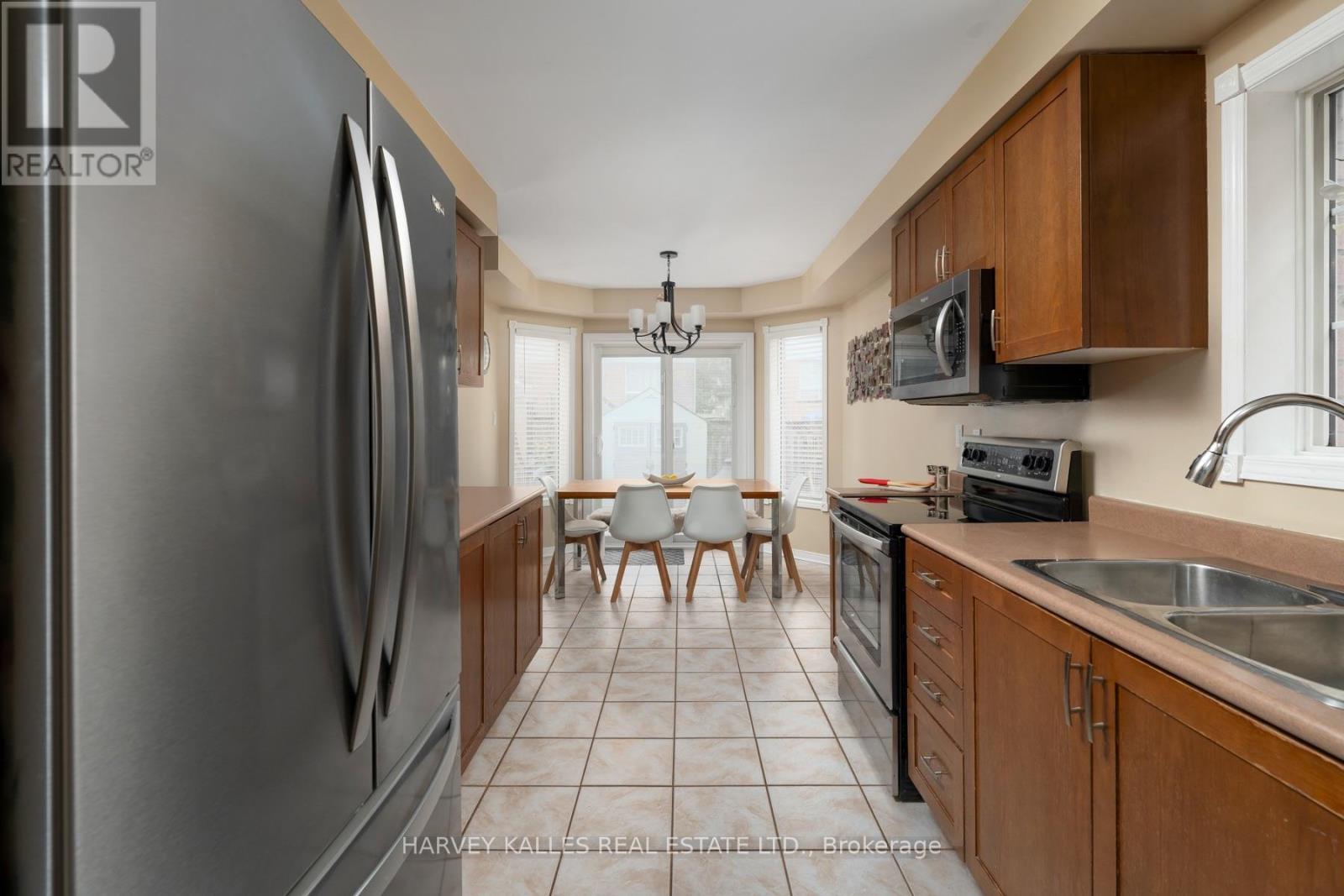 27 Hirst Avenue, Georgina, Ontario L4P 4E6 - Photo 11 - N13785778