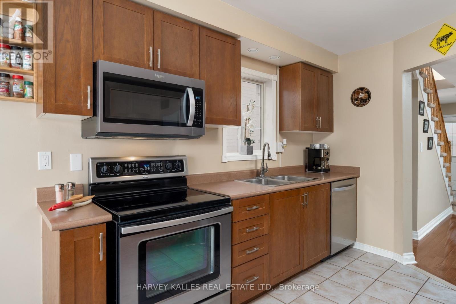 27 Hirst Avenue, Georgina, Ontario L4P 4E6 - Photo 13 - N13785778