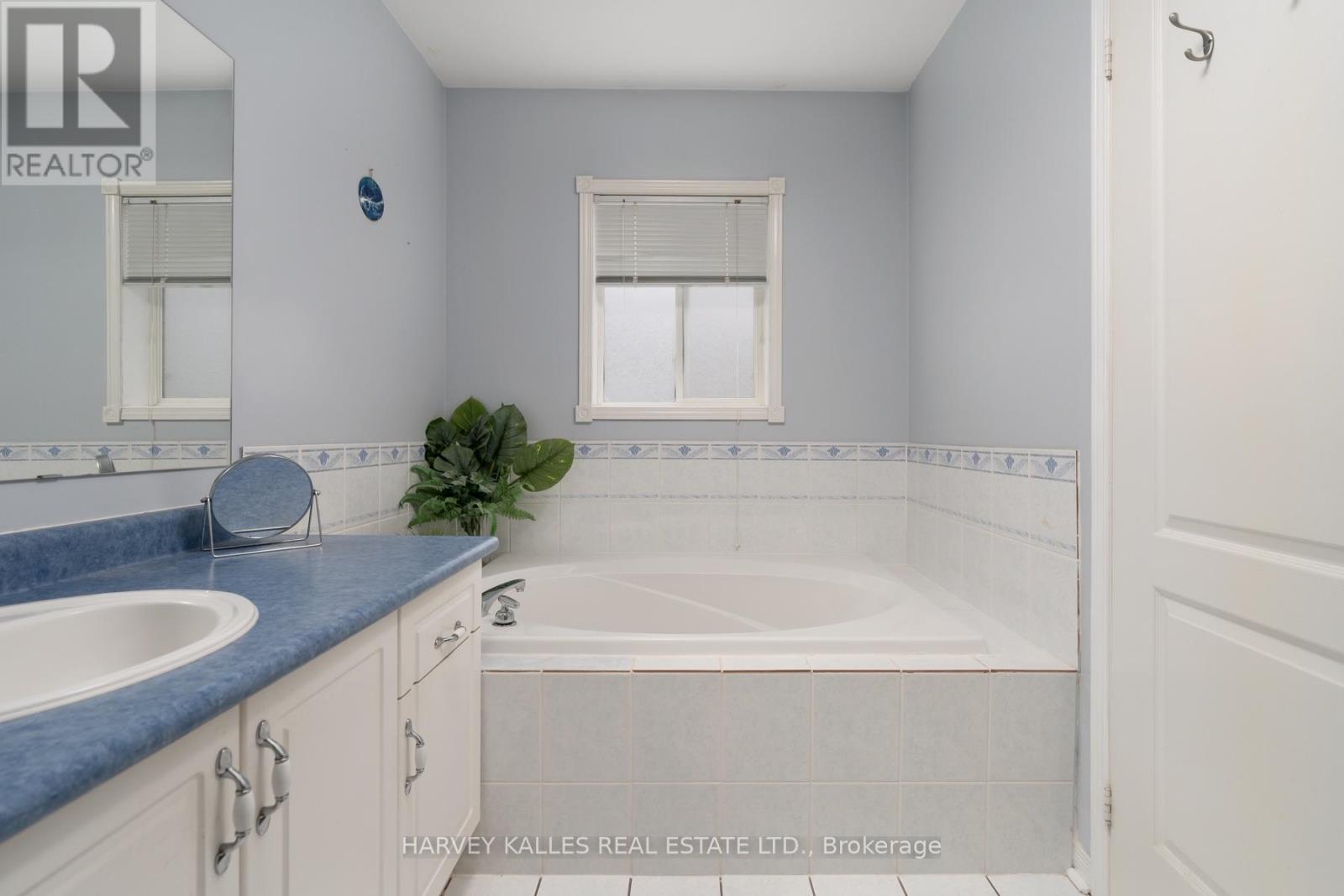 27 Hirst Avenue, Georgina, Ontario L4P 4E6 - Photo 19 - N13785778