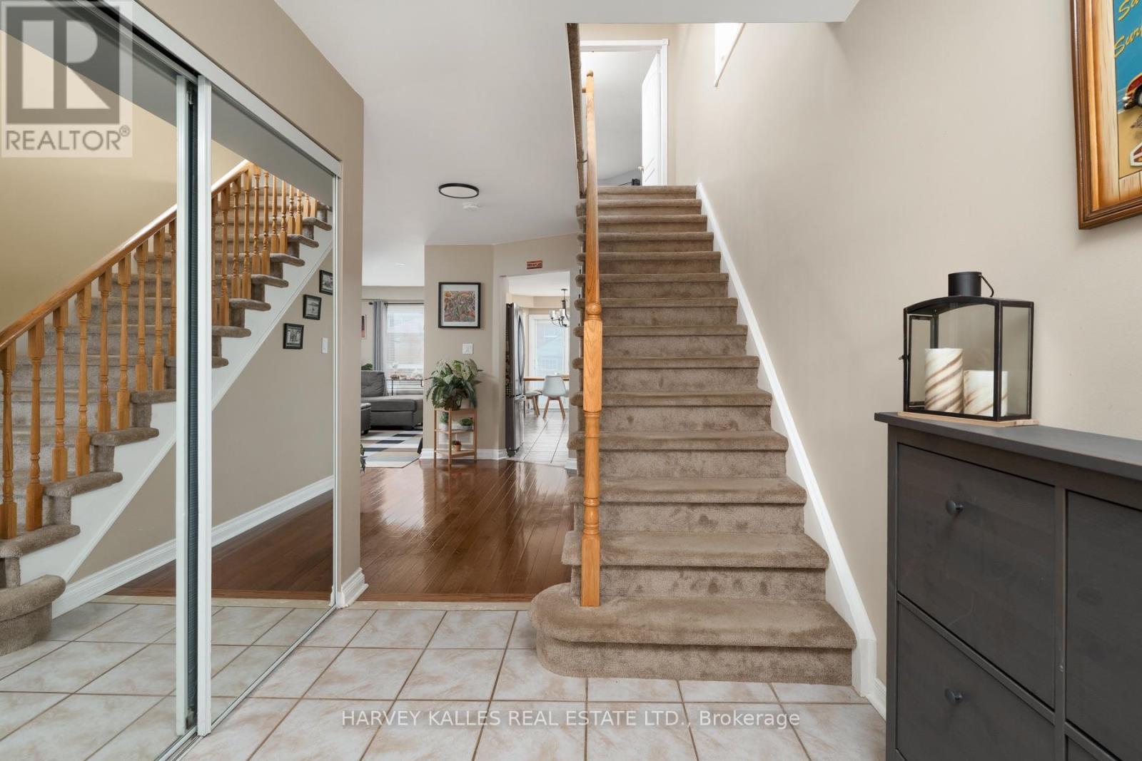 27 Hirst Avenue, Georgina, Ontario L4P 4E6 - Photo 4 - N13785778